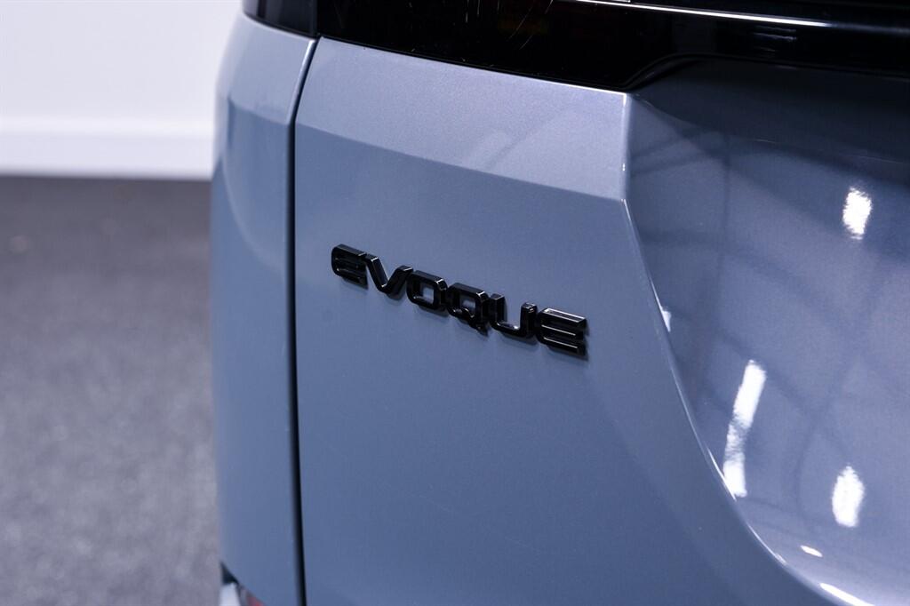 Land Rover Range Rover Evoque - Image 12