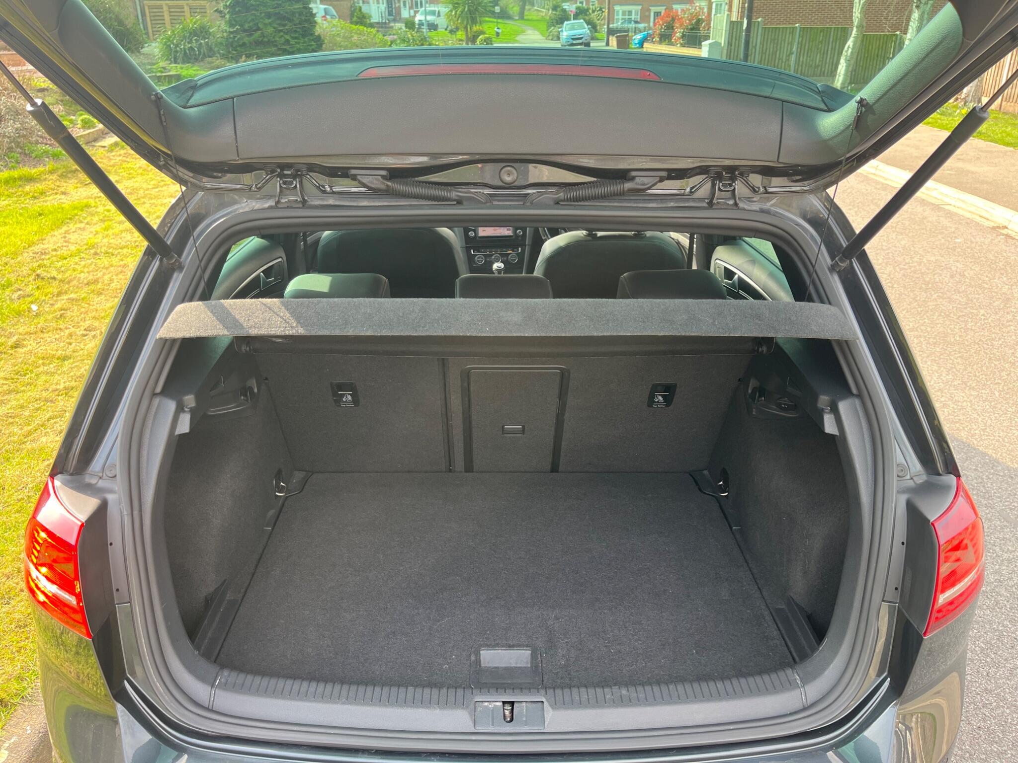 Volkswagen Golf - Image 5