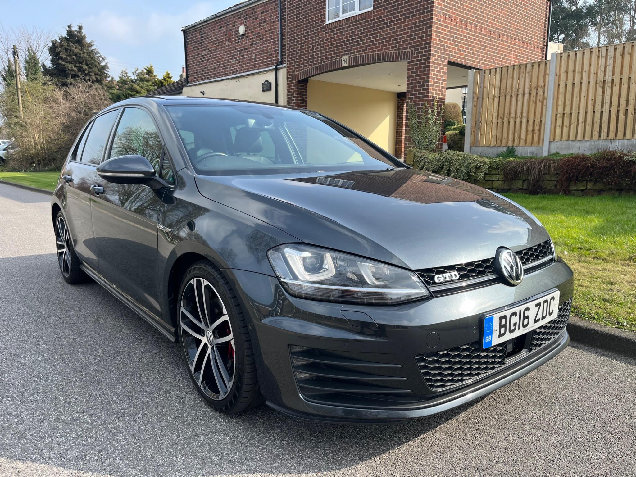 Volkswagen Golf - Image 7