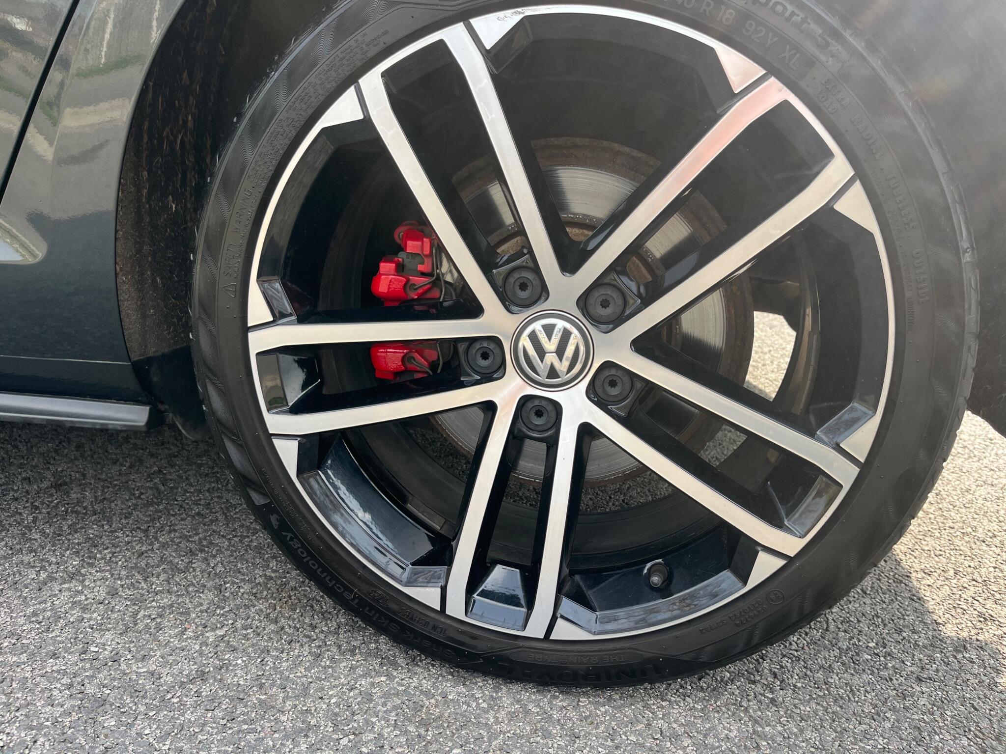 Volkswagen Golf - Image 10