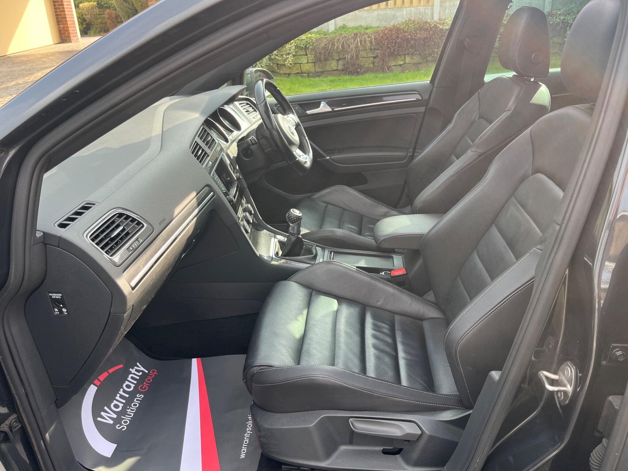 Volkswagen Golf - Image 15