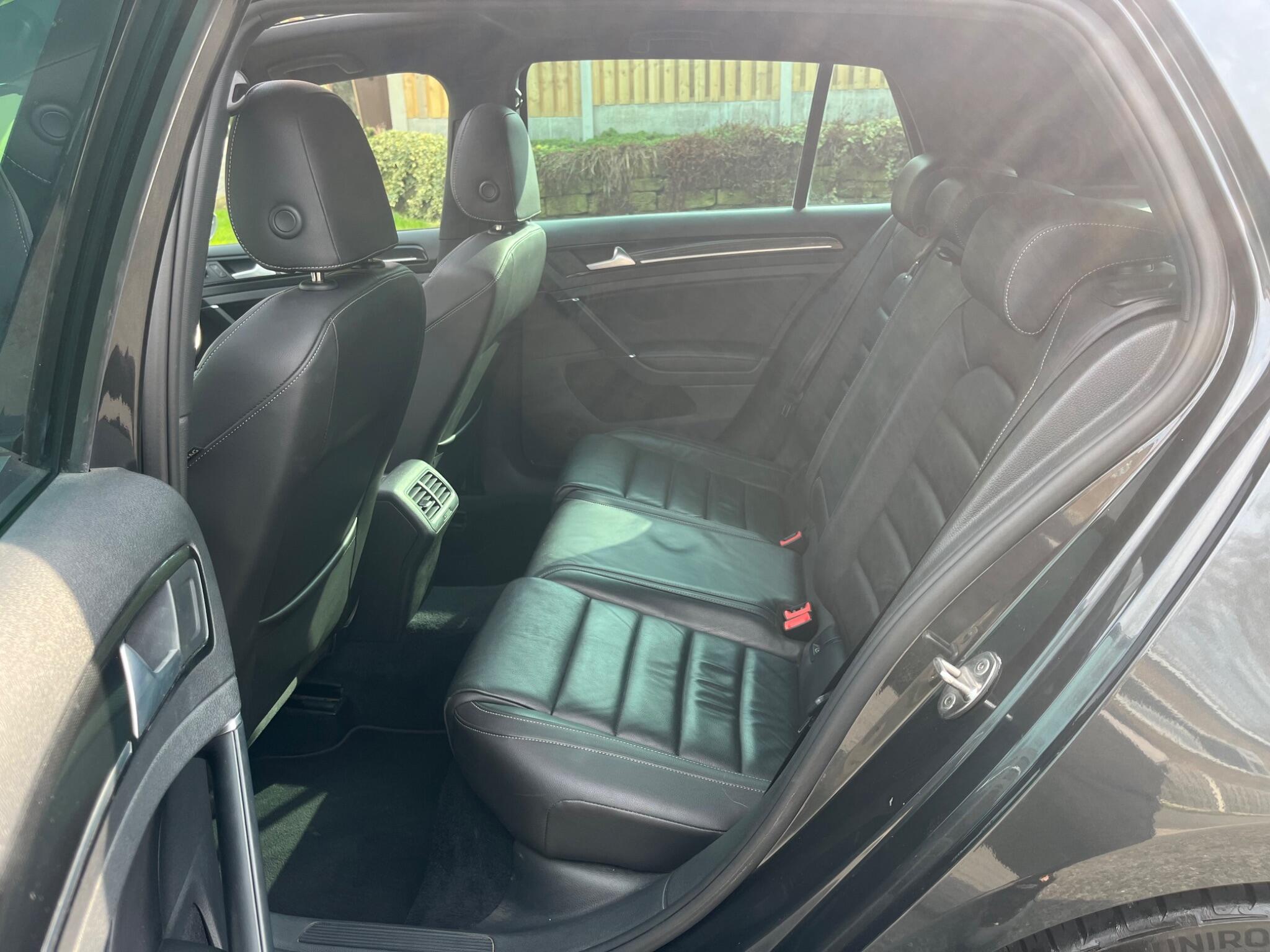 Volkswagen Golf - Image 16