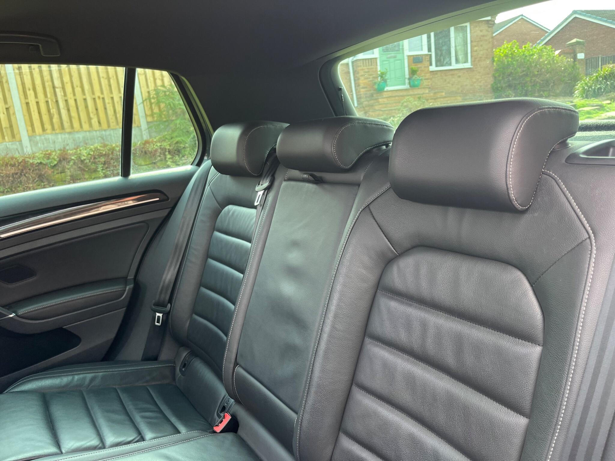 Volkswagen Golf - Image 17