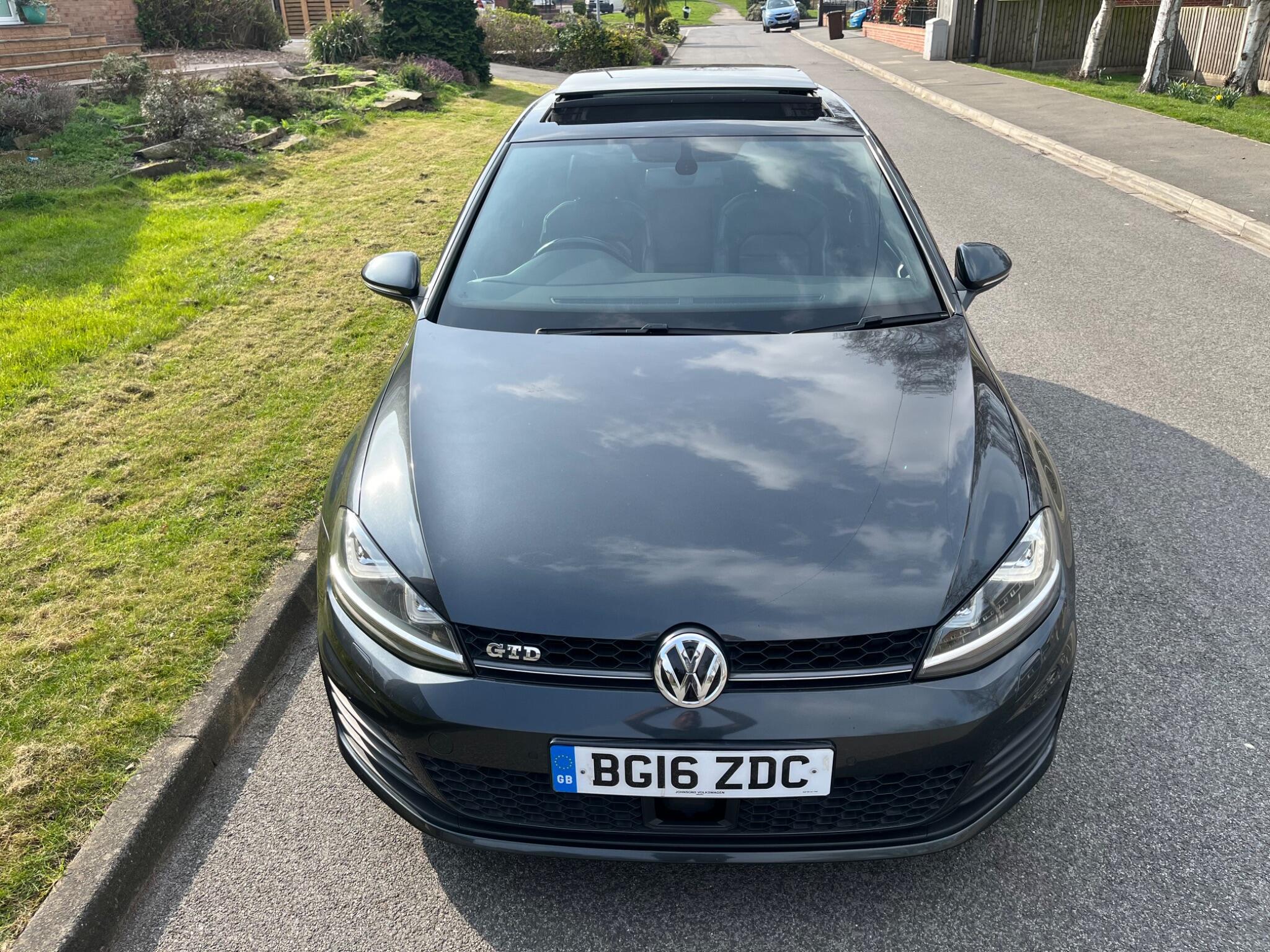 Volkswagen Golf - Image 19