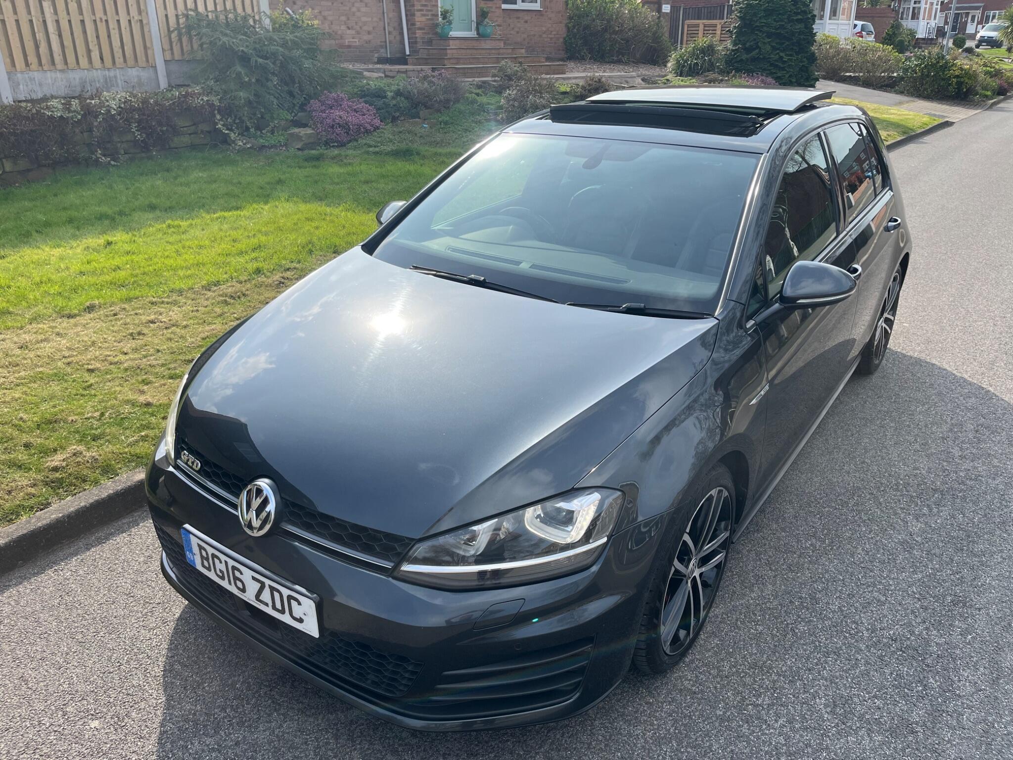 Volkswagen Golf - Image 21