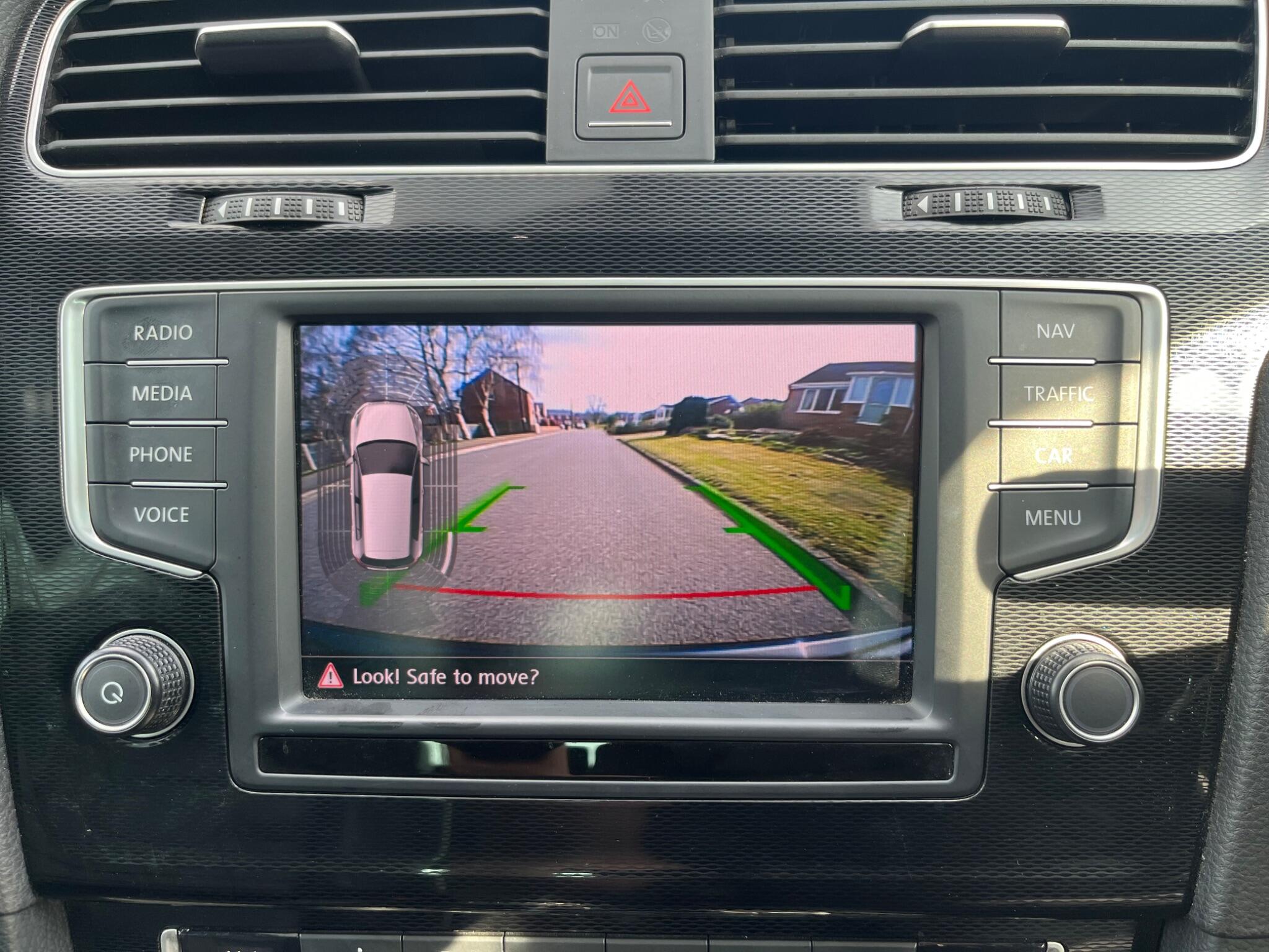 Volkswagen Golf - Image 23