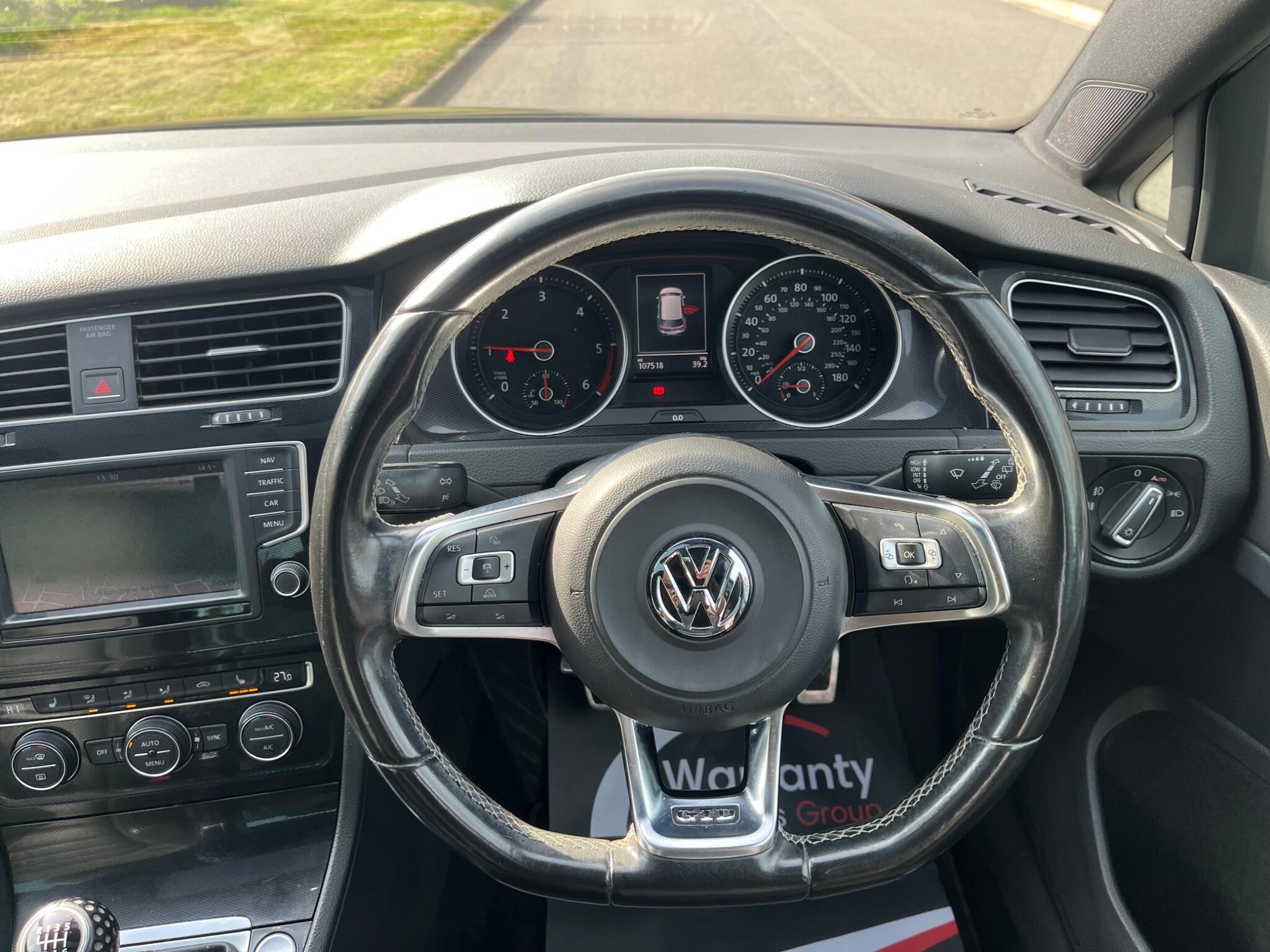 Volkswagen Golf - Image 28