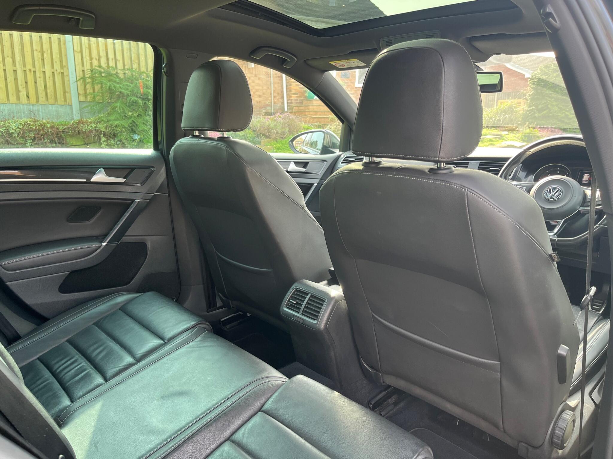 Volkswagen Golf - Image 29