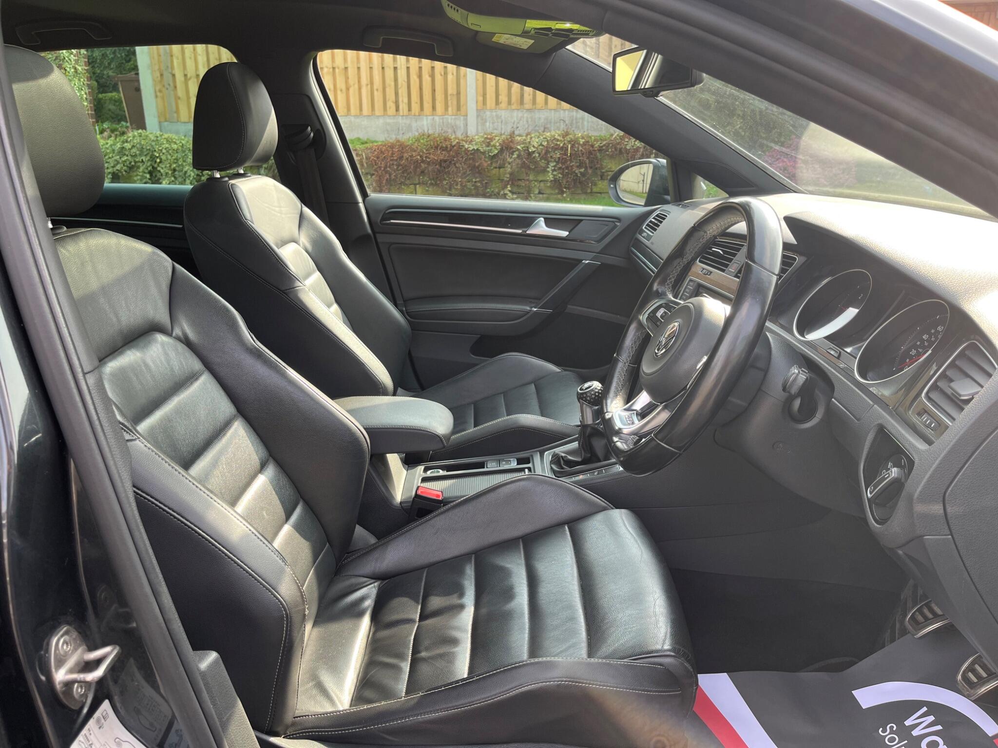 Volkswagen Golf - Image 33