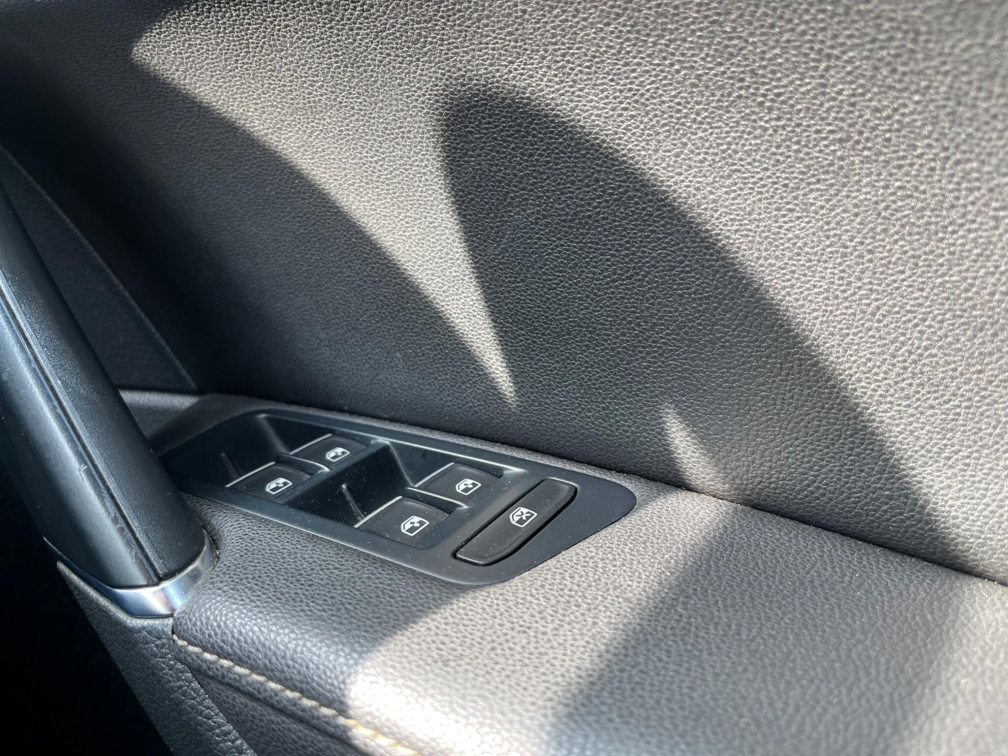 Volkswagen Golf - Image 36