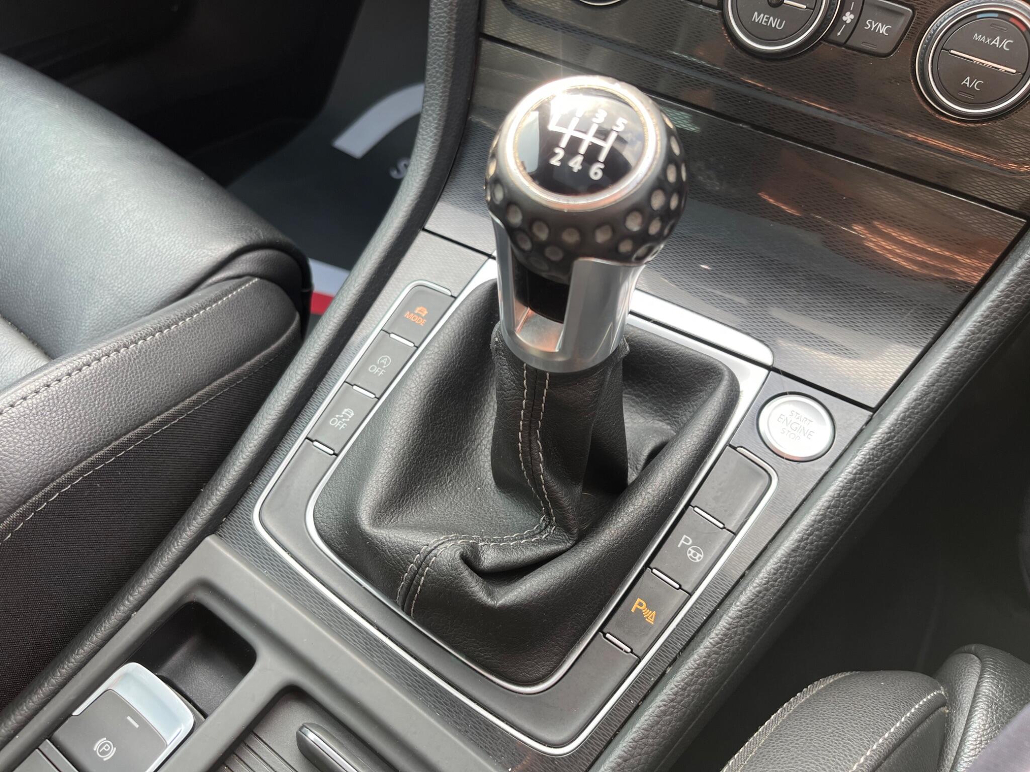 Volkswagen Golf - Image 40