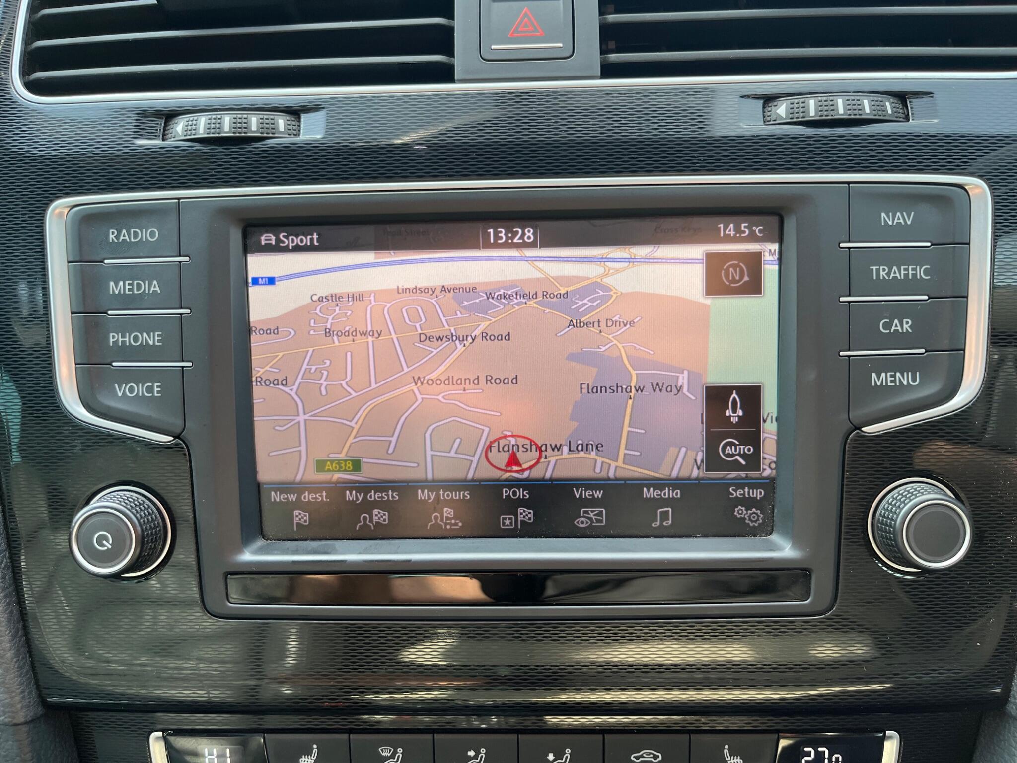 Volkswagen Golf - Image 43