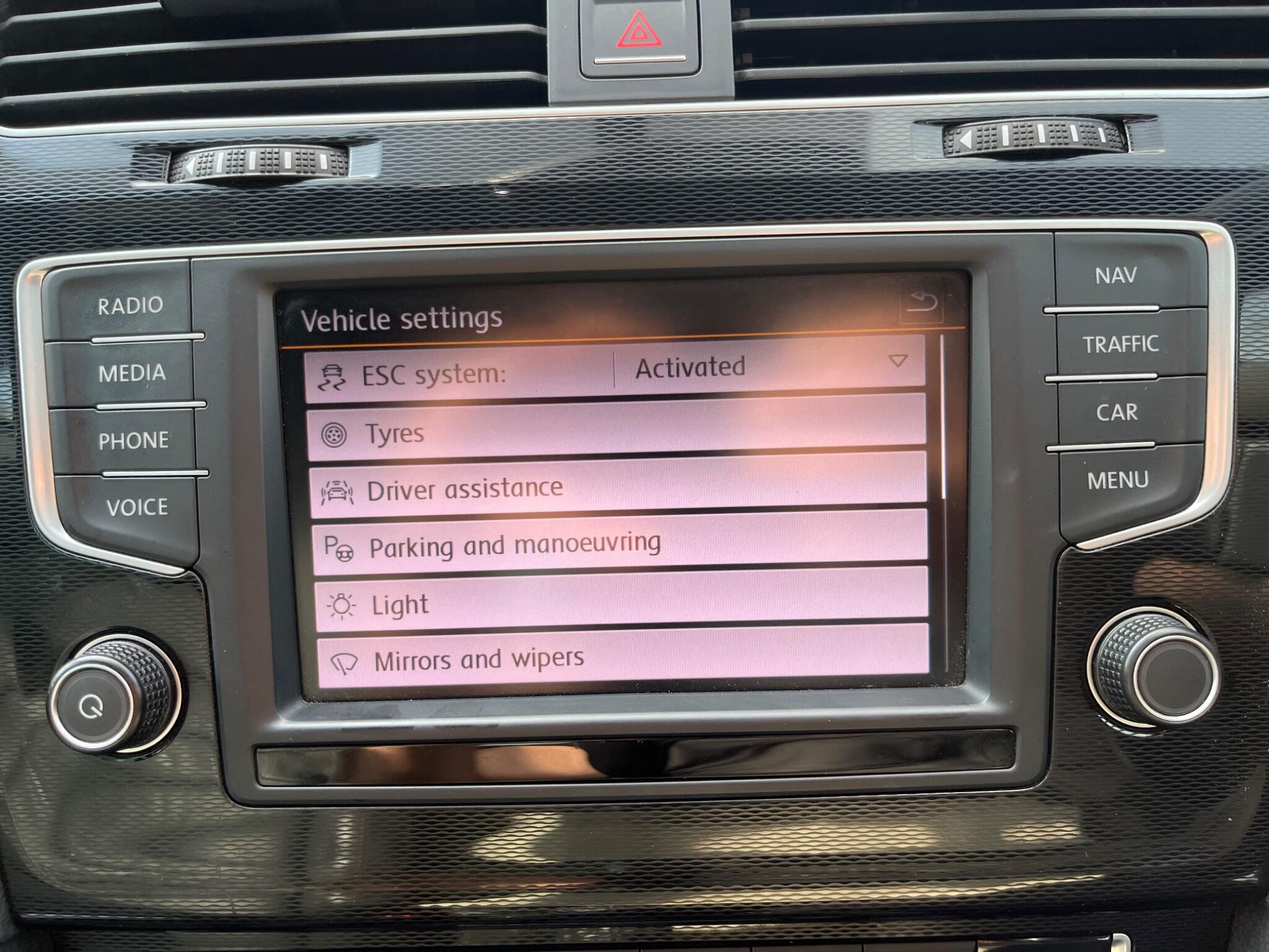 Volkswagen Golf - Image 44