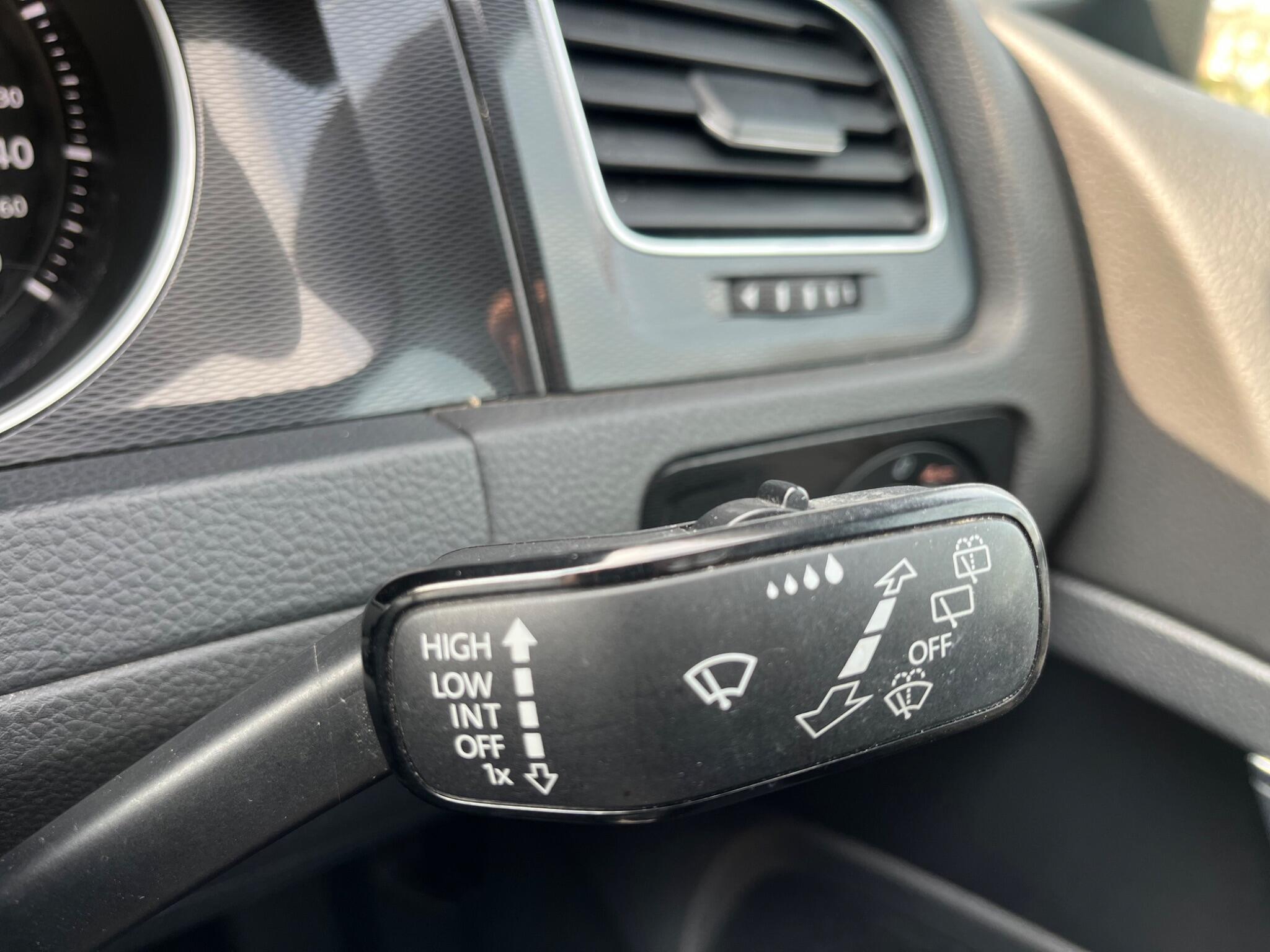 Volkswagen Golf - Image 54