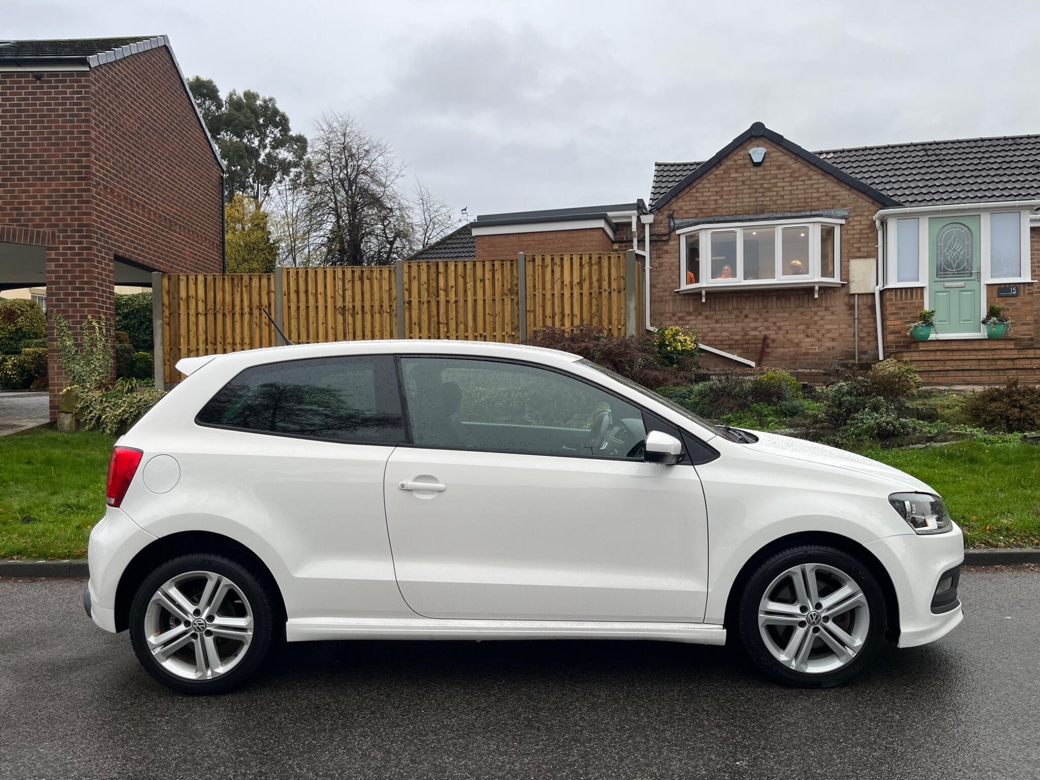 Volkswagen Polo - Image 11