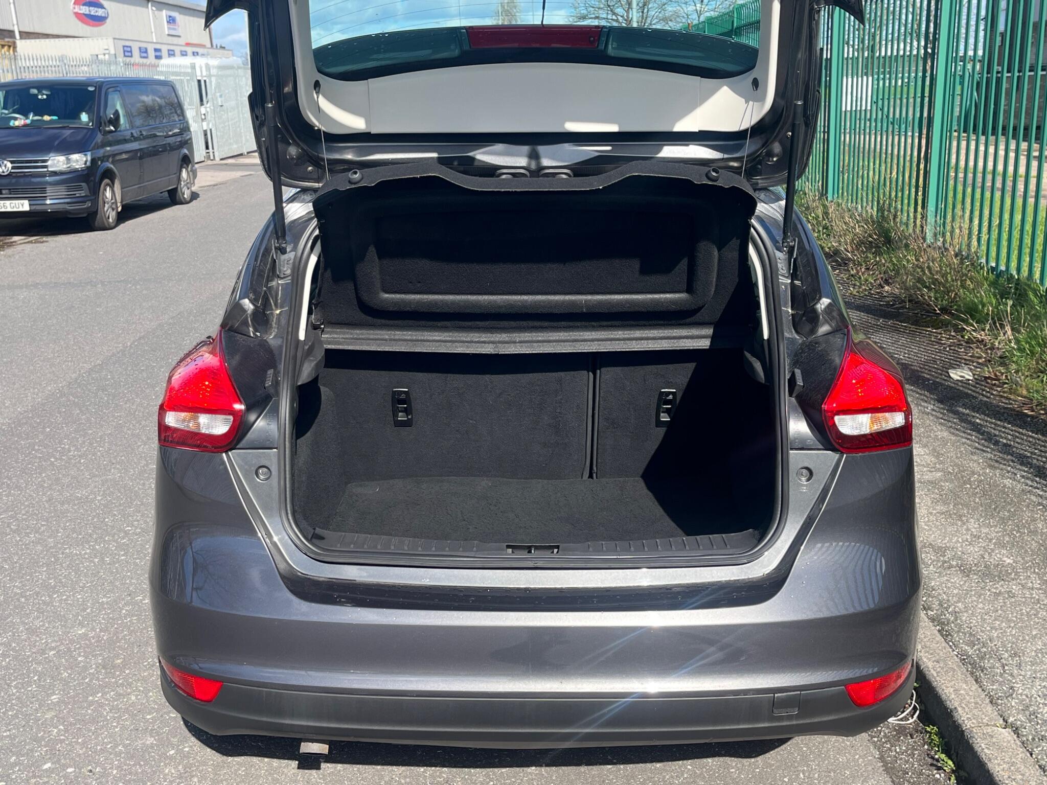 Ford Focus - Image 5