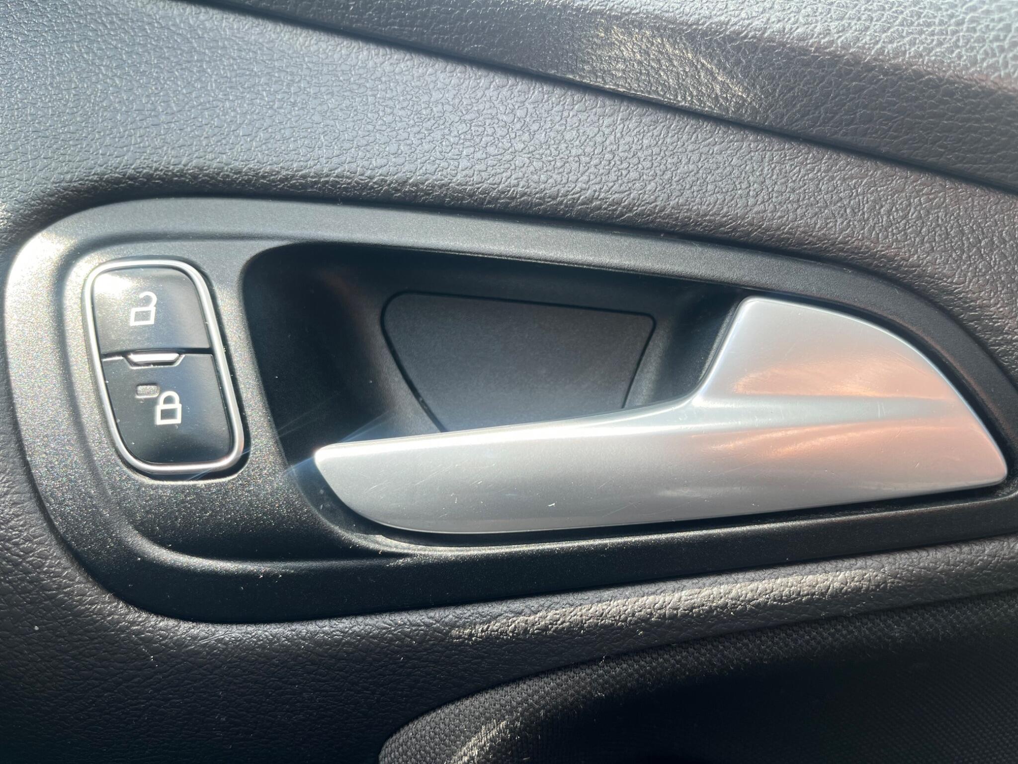 Ford Focus - Image 5