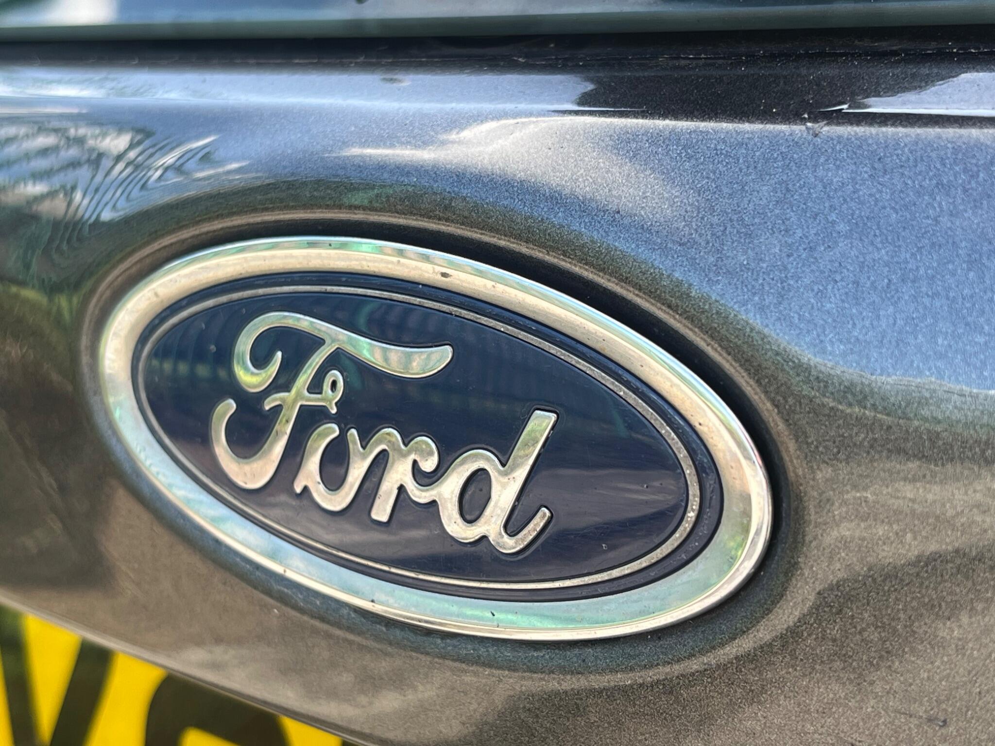 Ford Focus - Image 8