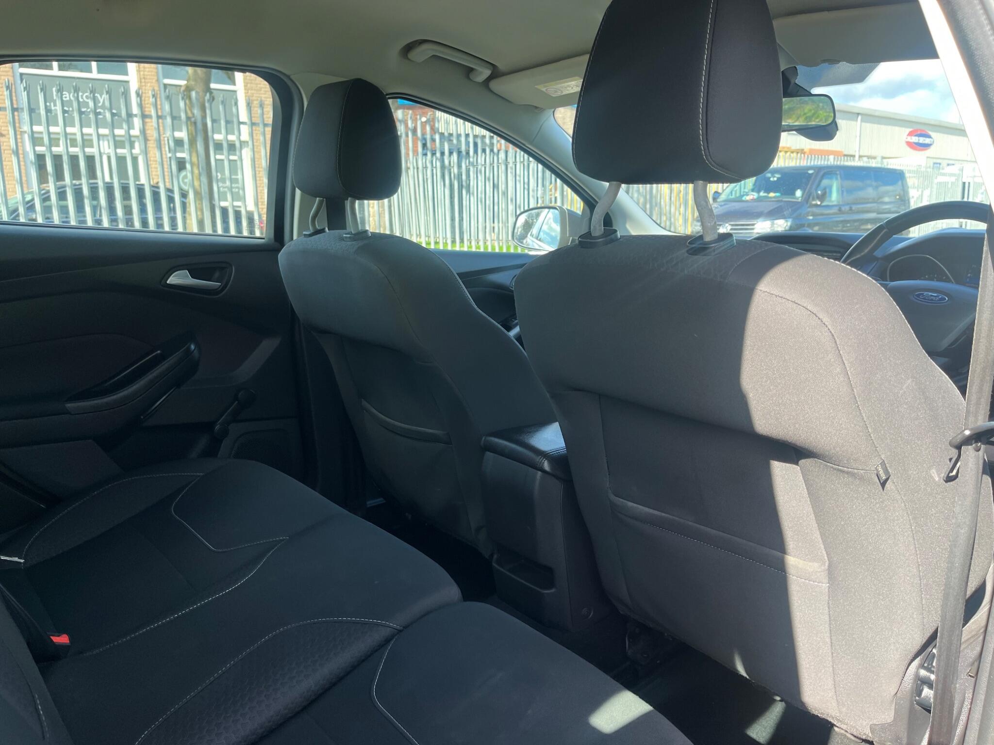 Ford Focus - Image 15