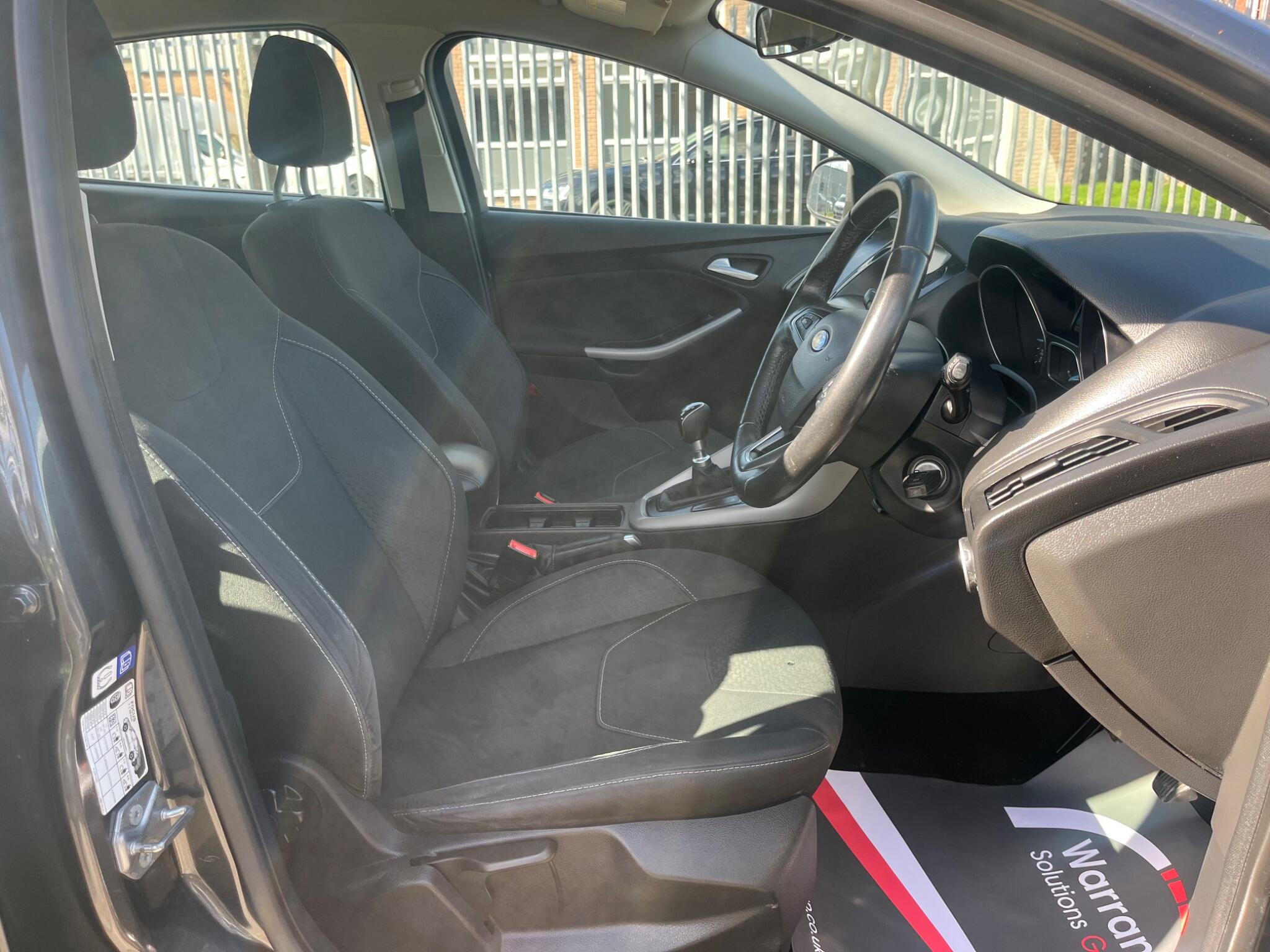 Ford Focus - Image 17