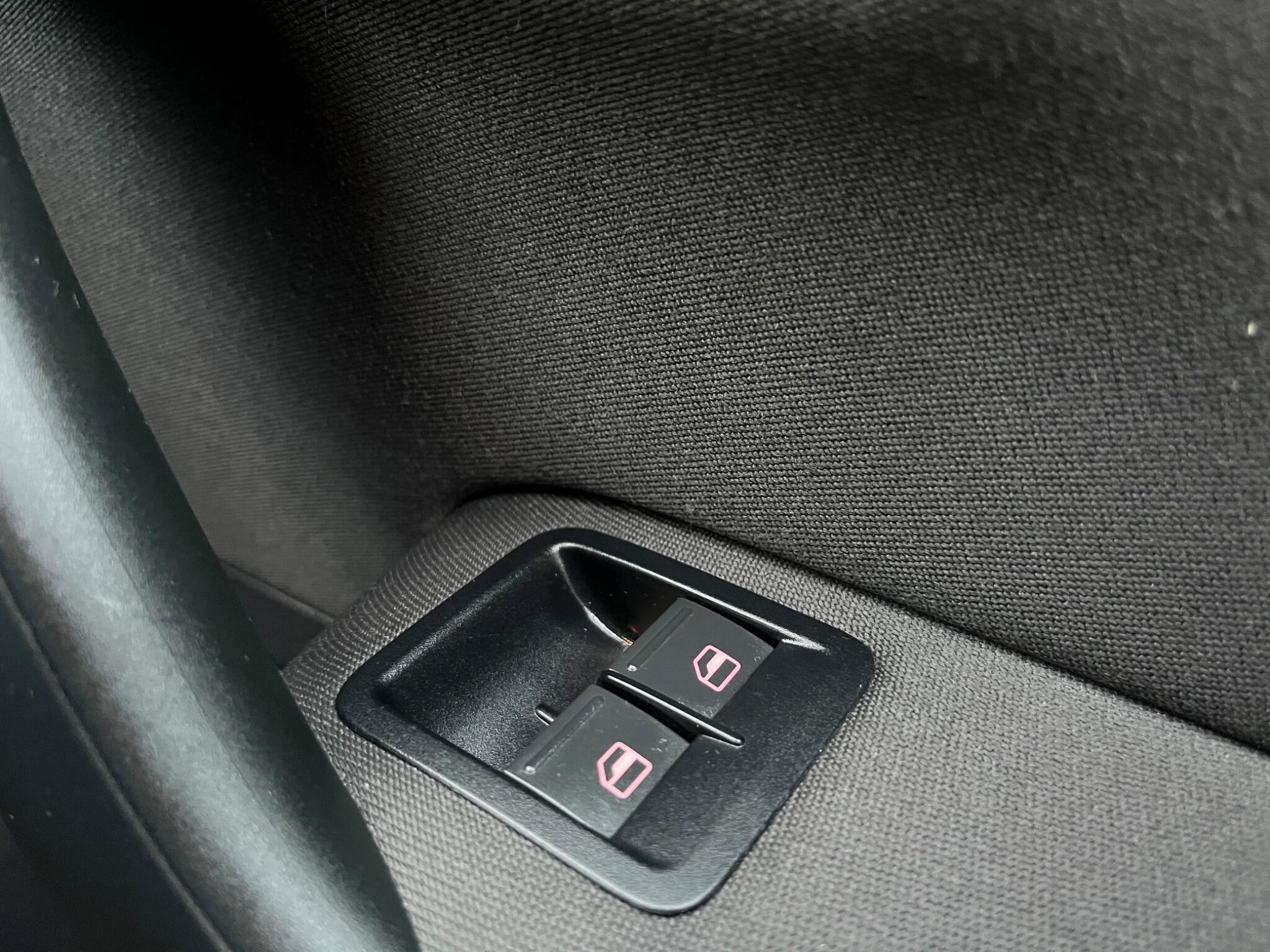 Volkswagen Polo - Image 31