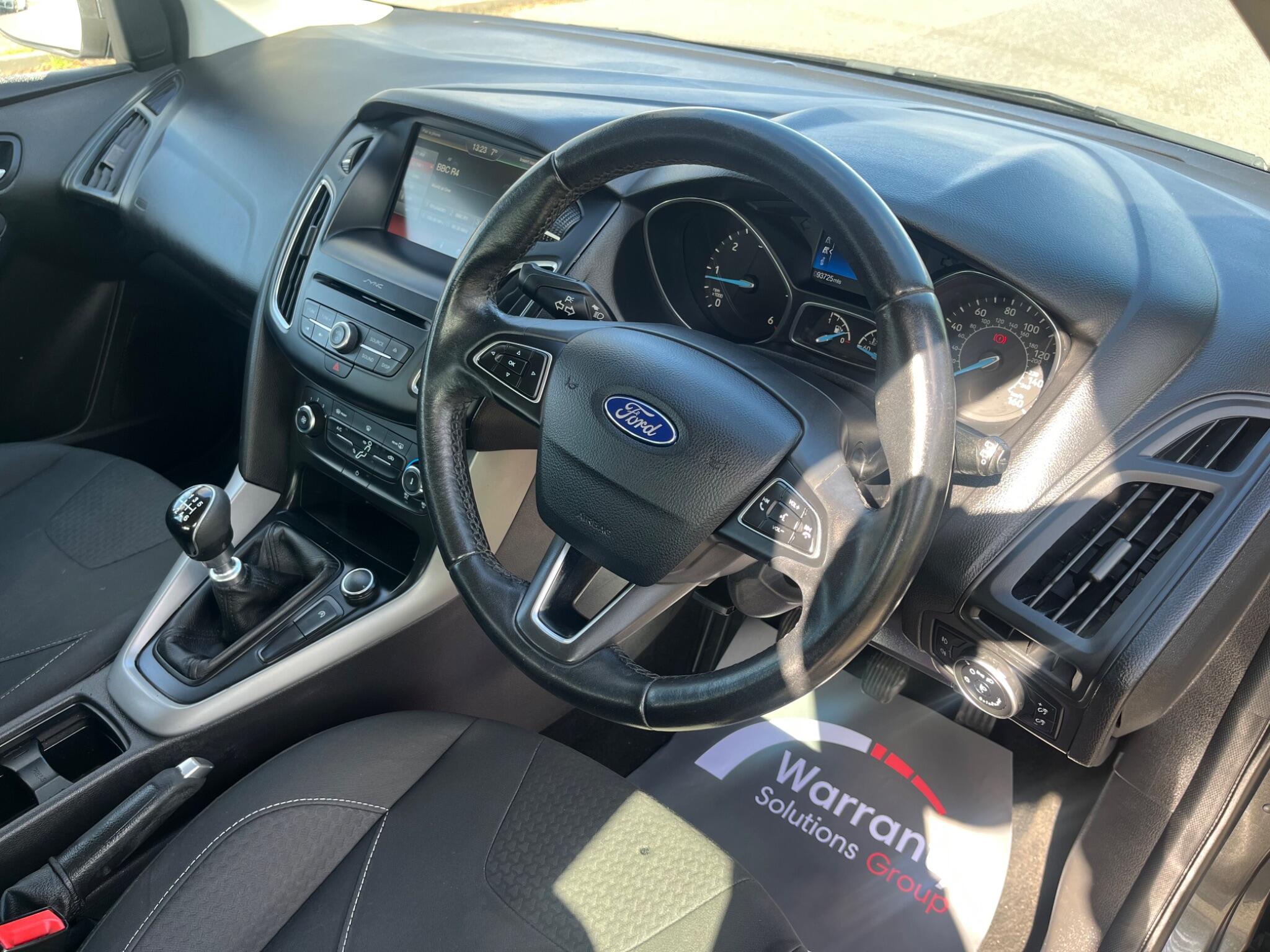 Ford Focus - Image 18