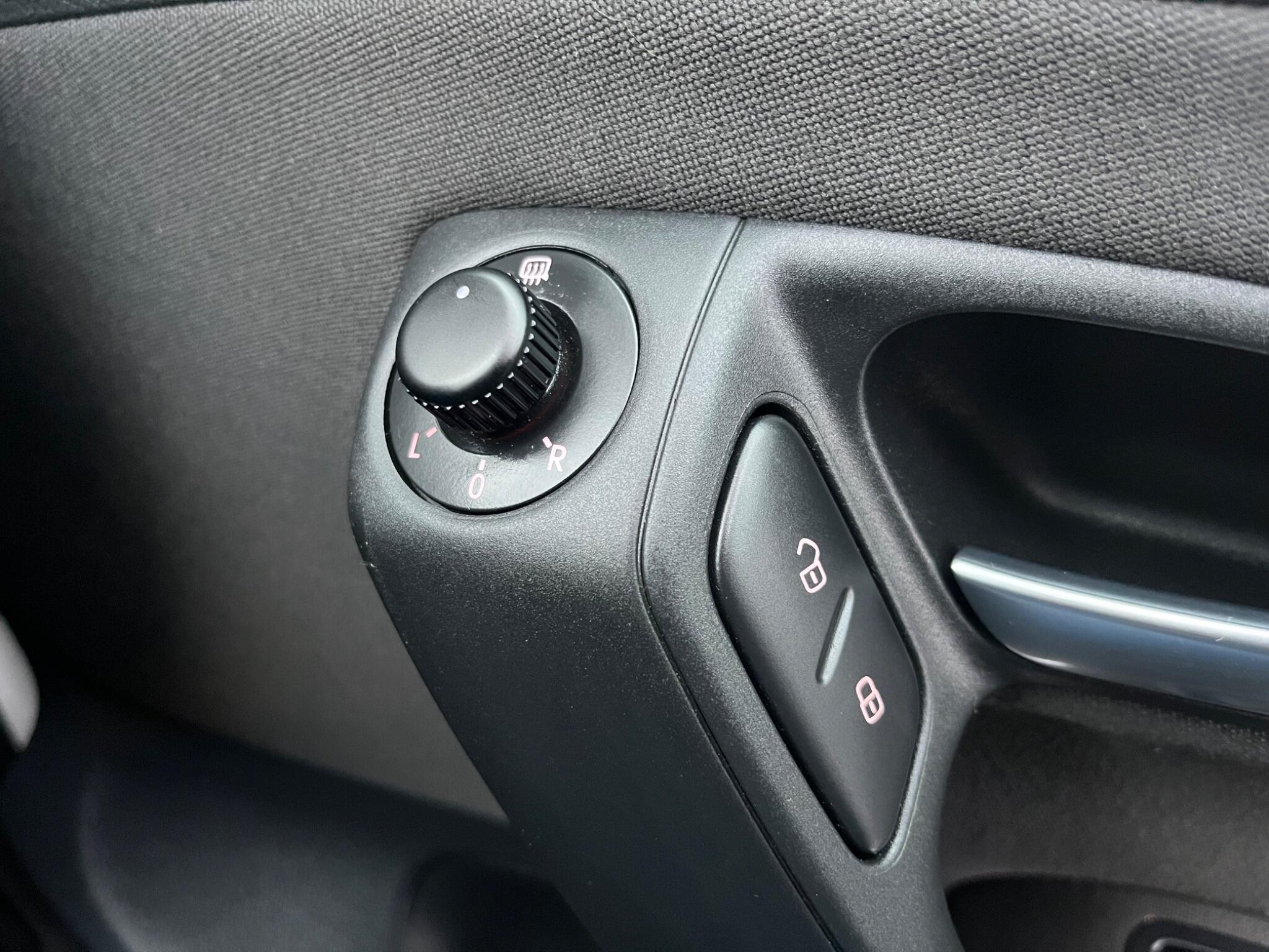 Volkswagen Polo - Image 32