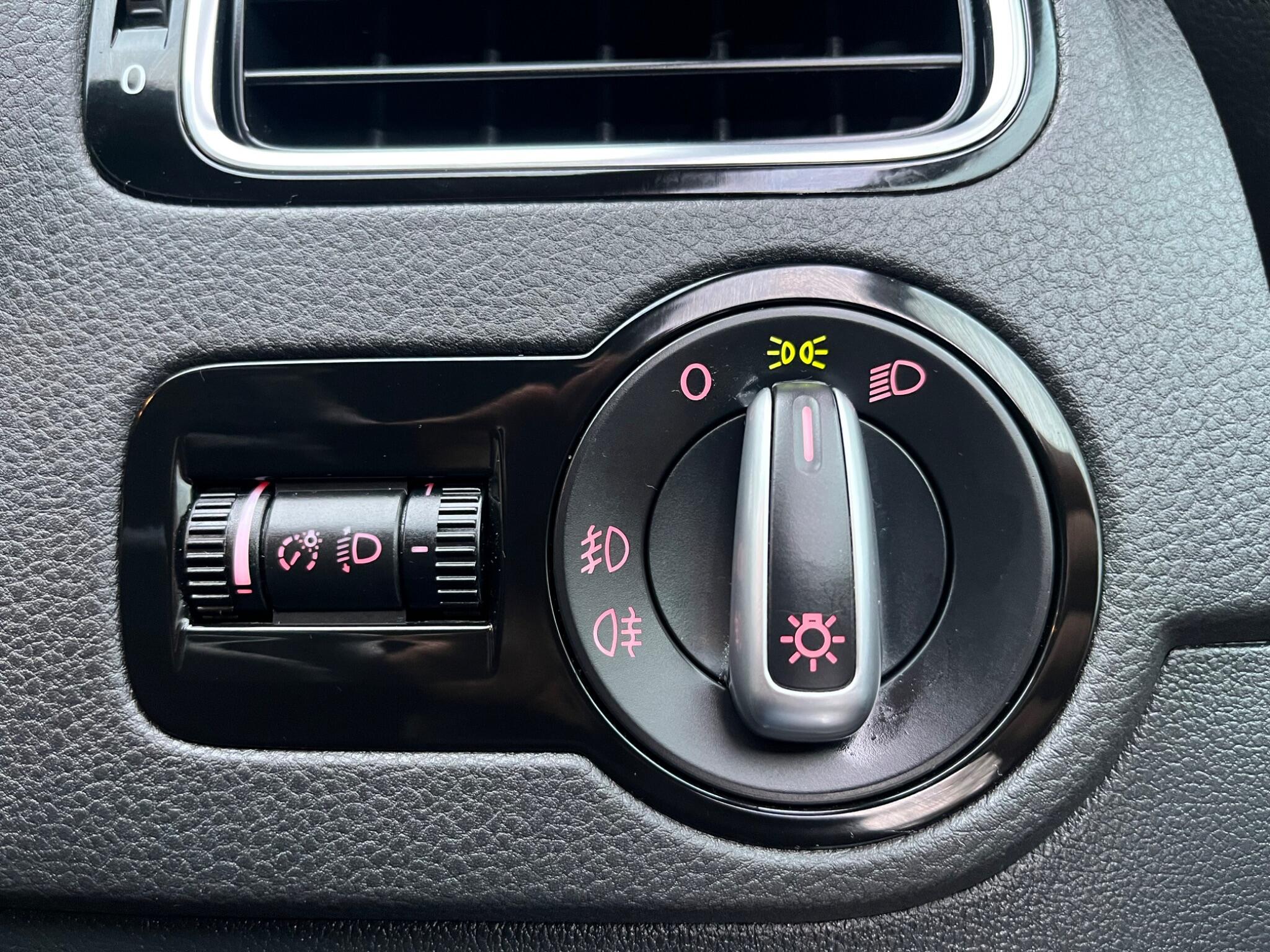 Volkswagen Polo - Image 33