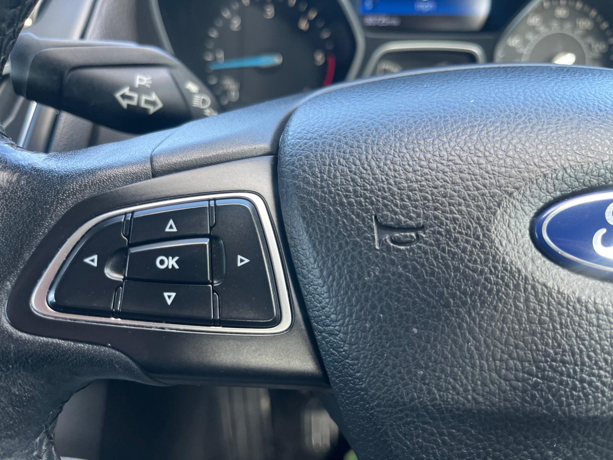 Ford Focus - Image 32