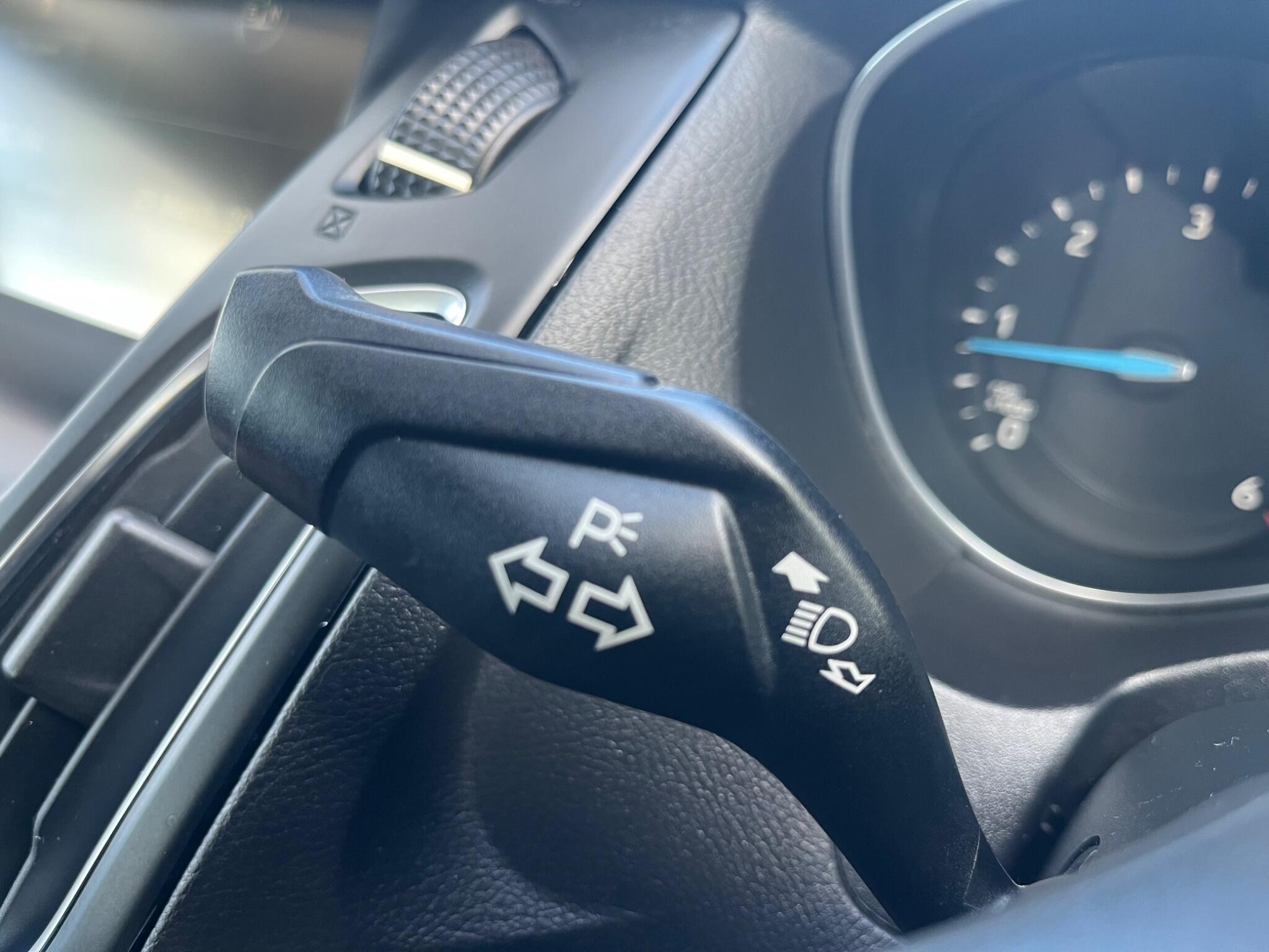 Ford Focus - Image 34