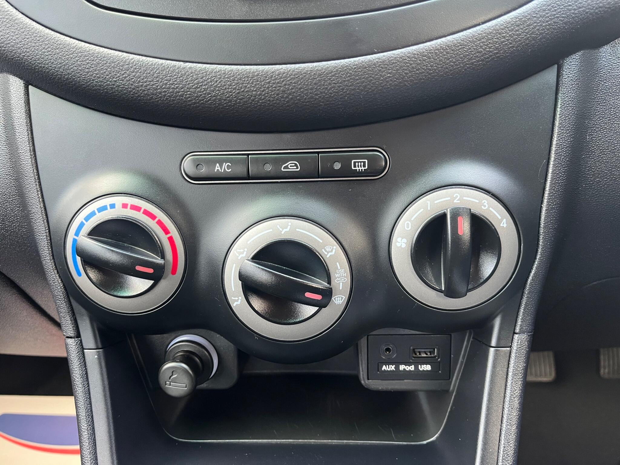 Hyundai i10 - Image 28
