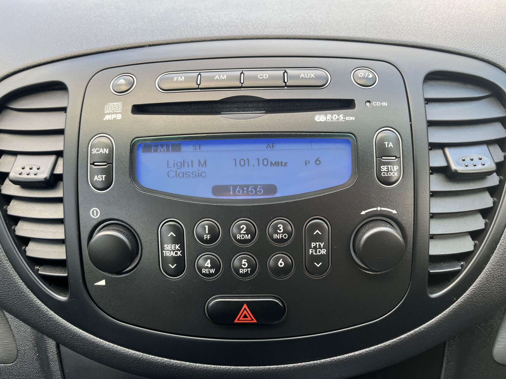 Hyundai i10 - Image 30