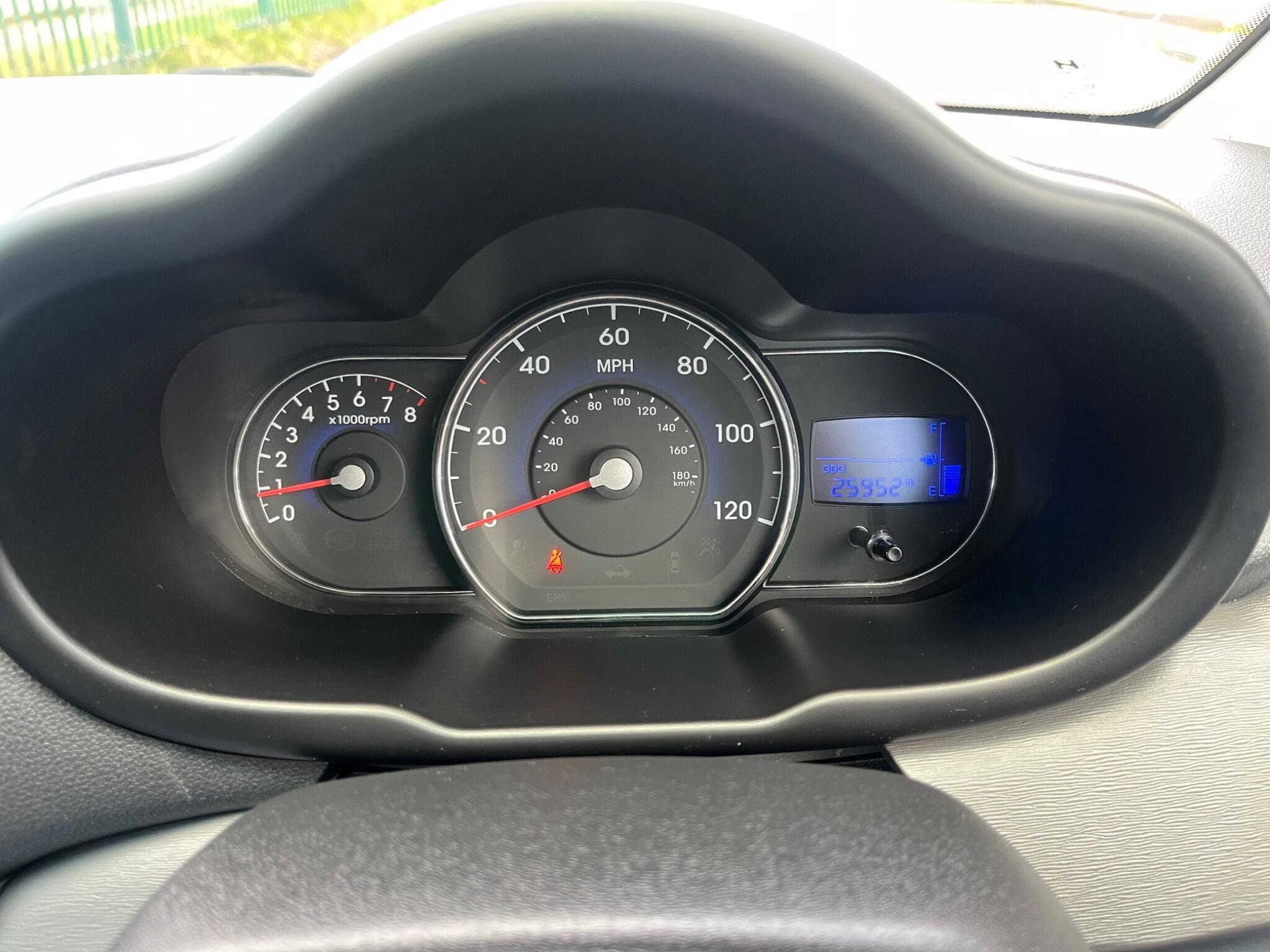 Hyundai i10 - Image 31