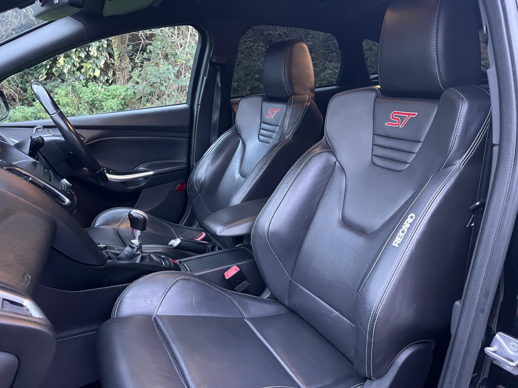 Ford Focus - Image 13