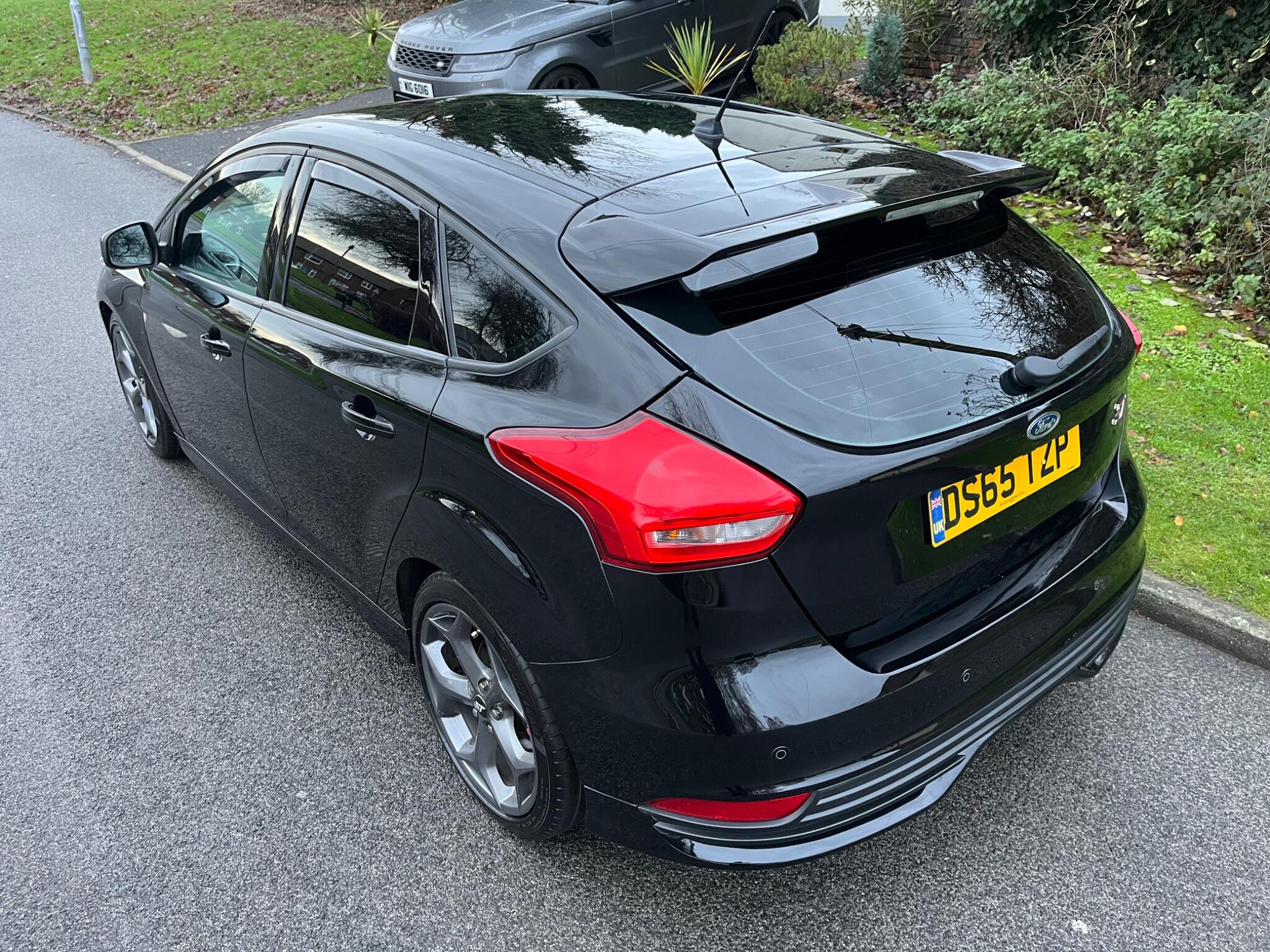 Ford Focus - Image 19