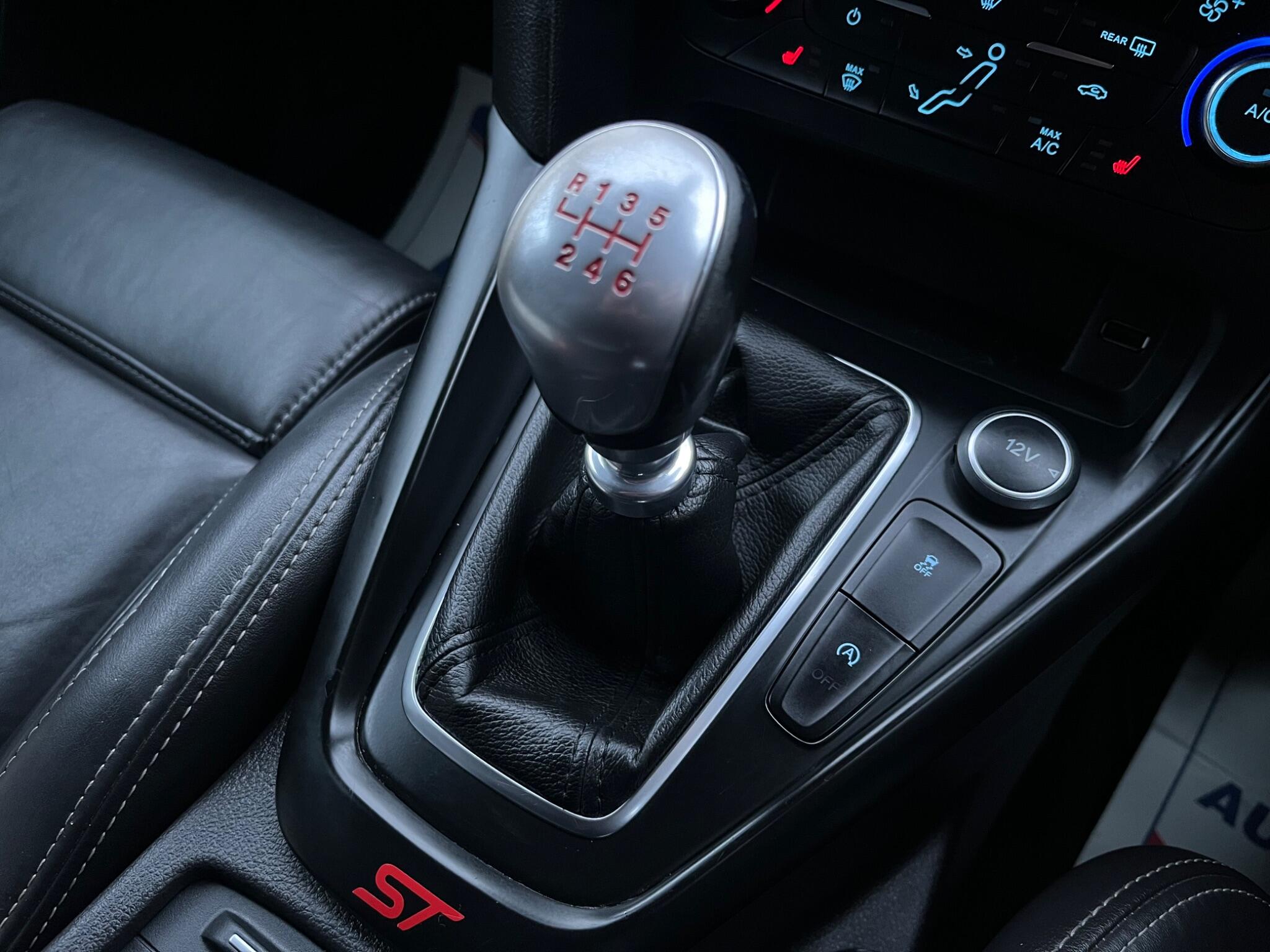 Ford Focus - Image 37