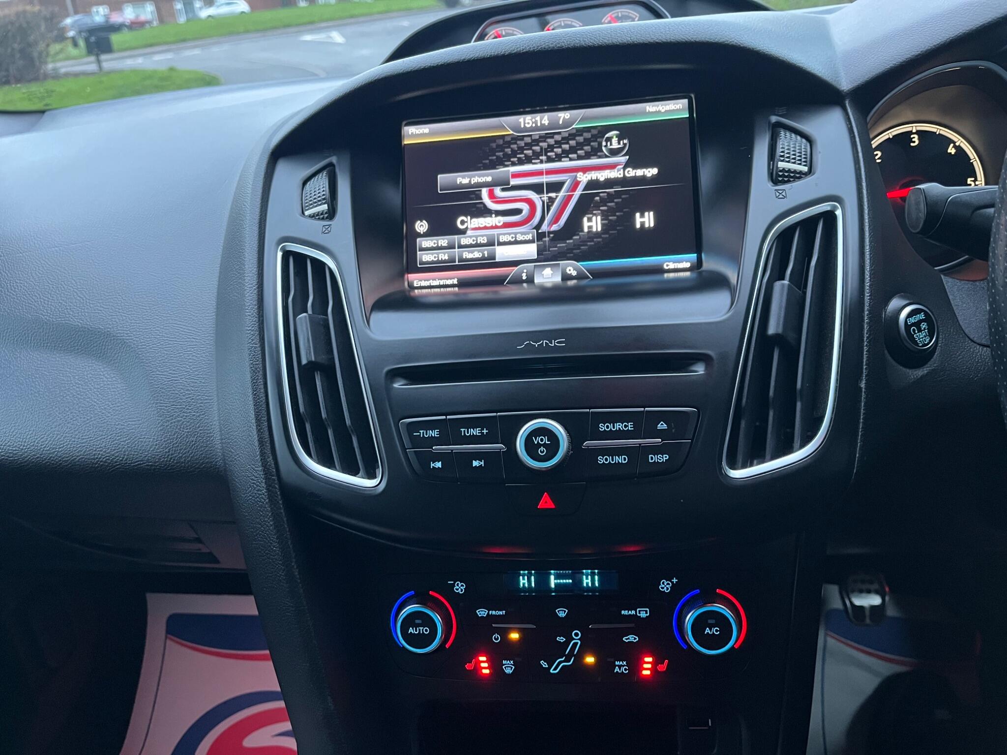 Ford Focus - Image 45