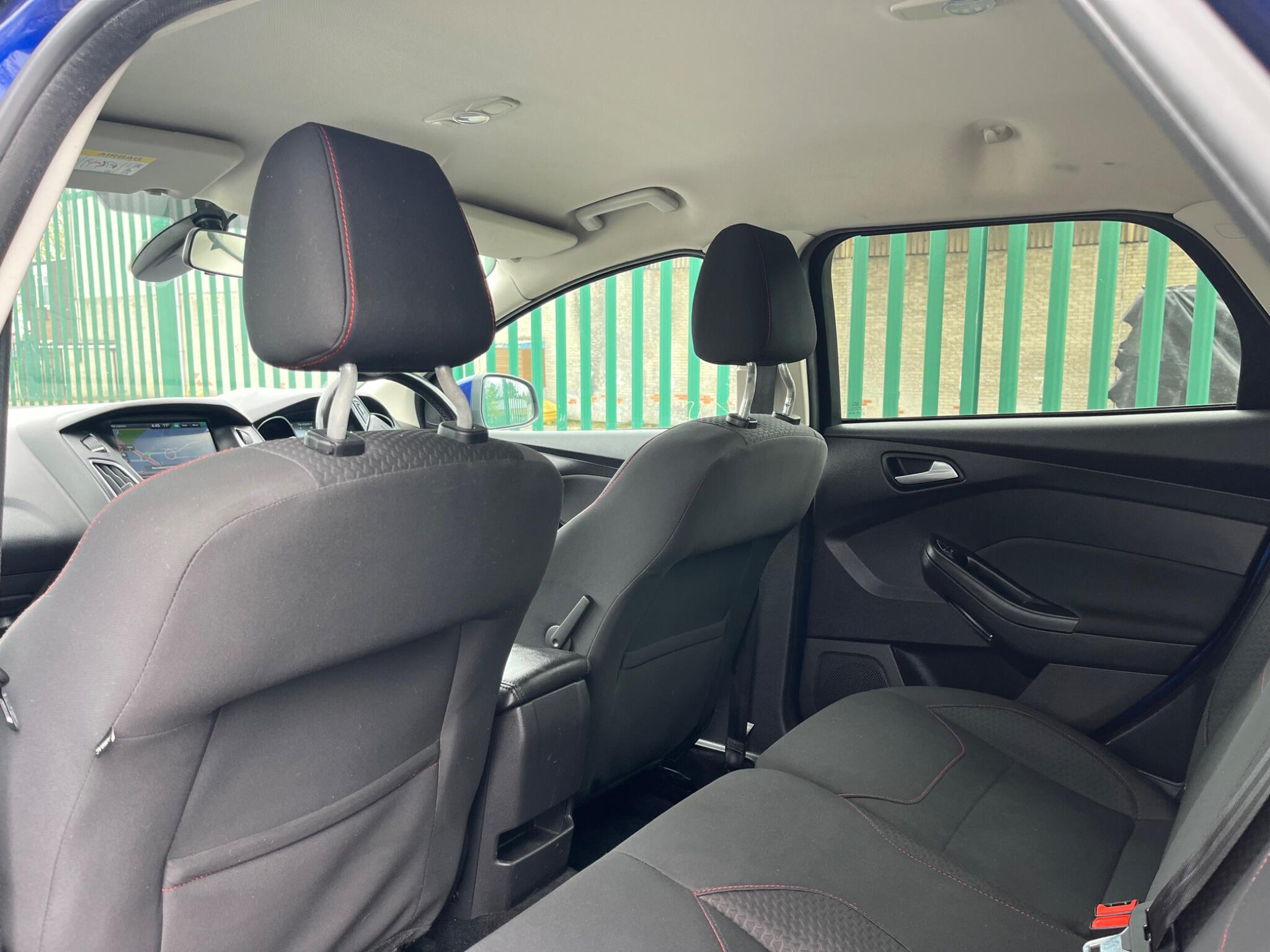 Ford Focus - Image 8