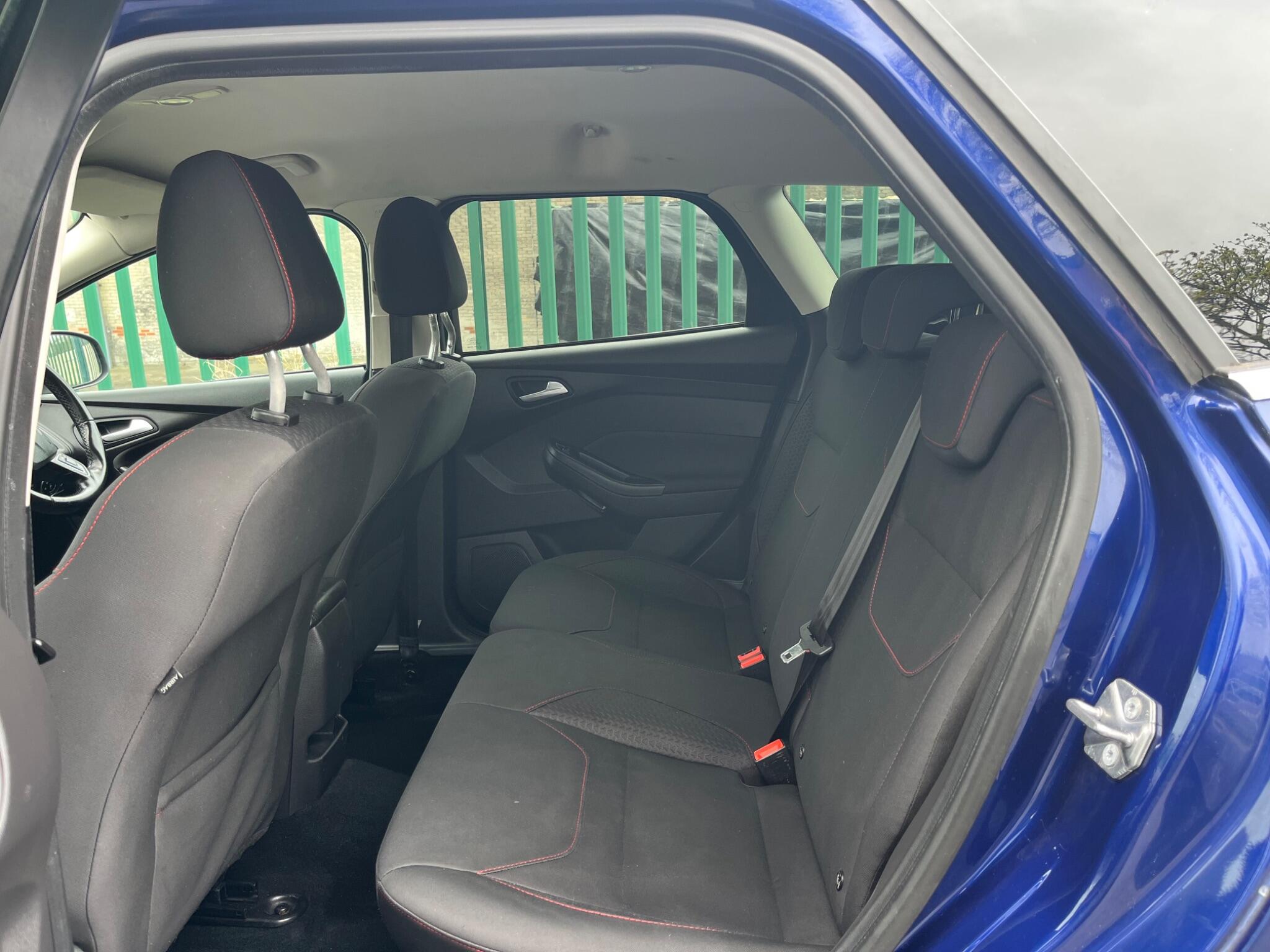 Ford Focus - Image 9