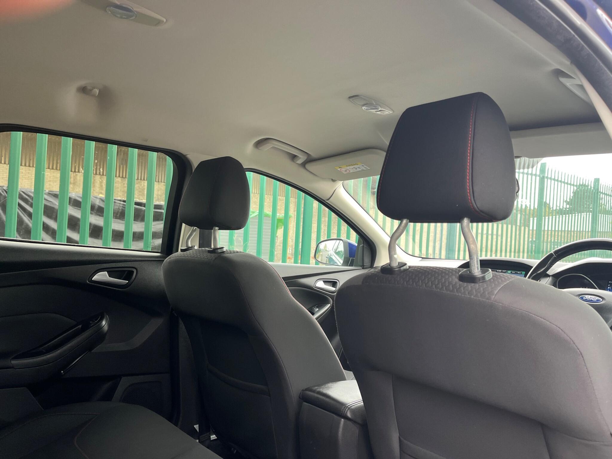 Ford Focus - Image 20