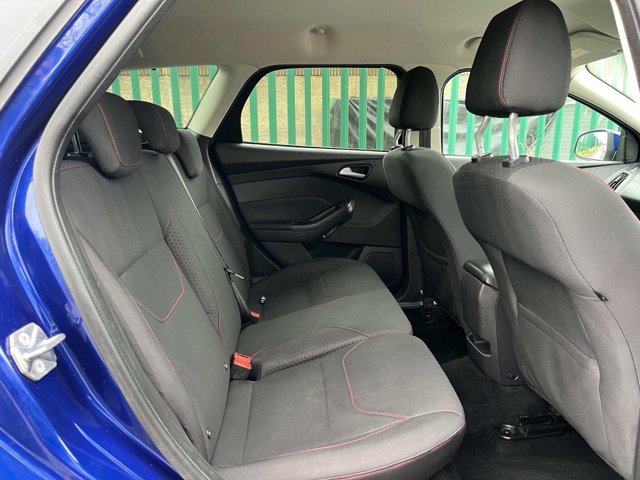 Ford Focus - Image 22