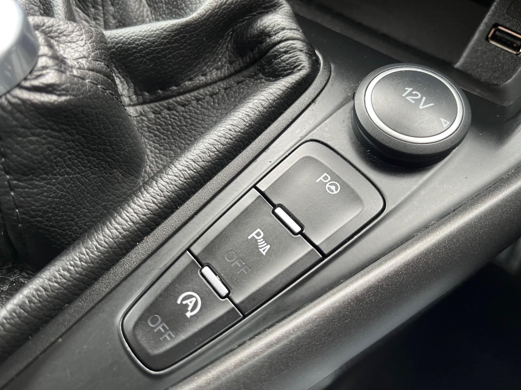 Ford Focus - Image 28