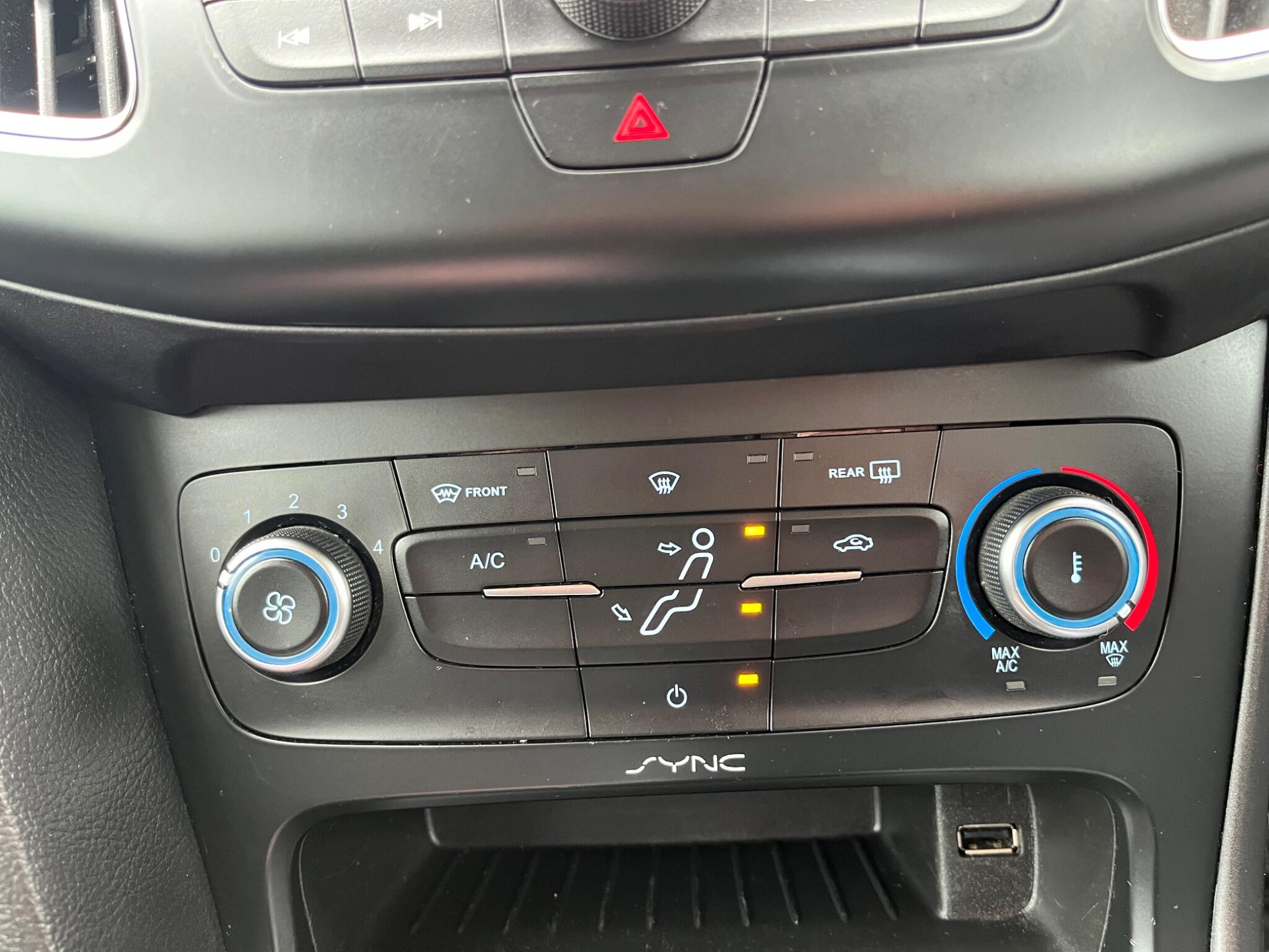 Ford Focus - Image 29