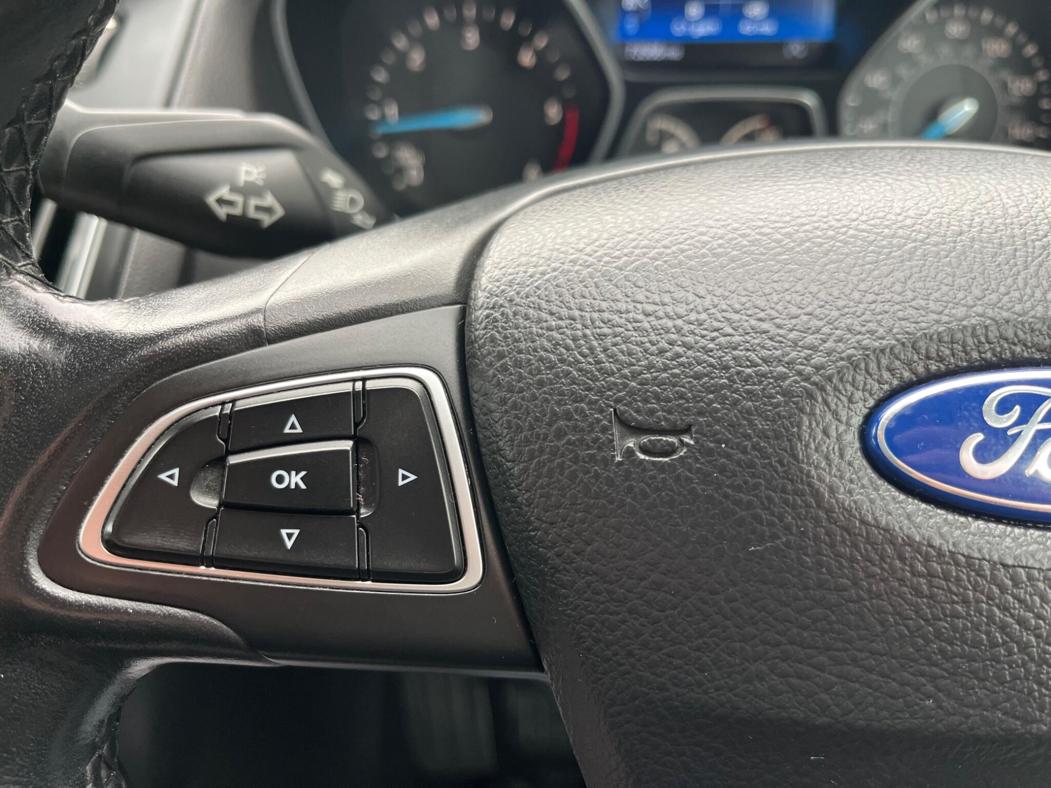 Ford Focus - Image 37