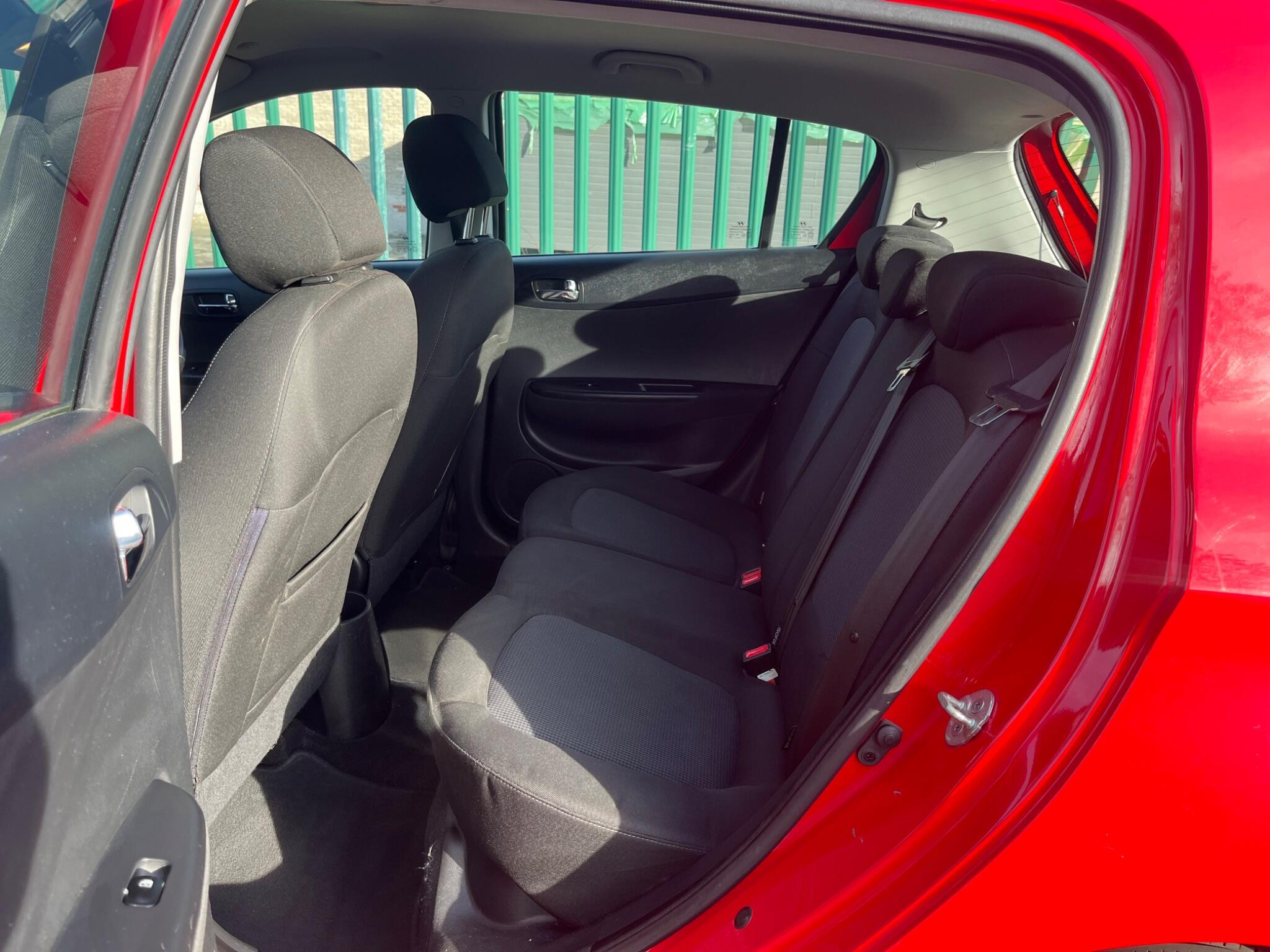 Hyundai i20 - Image 17