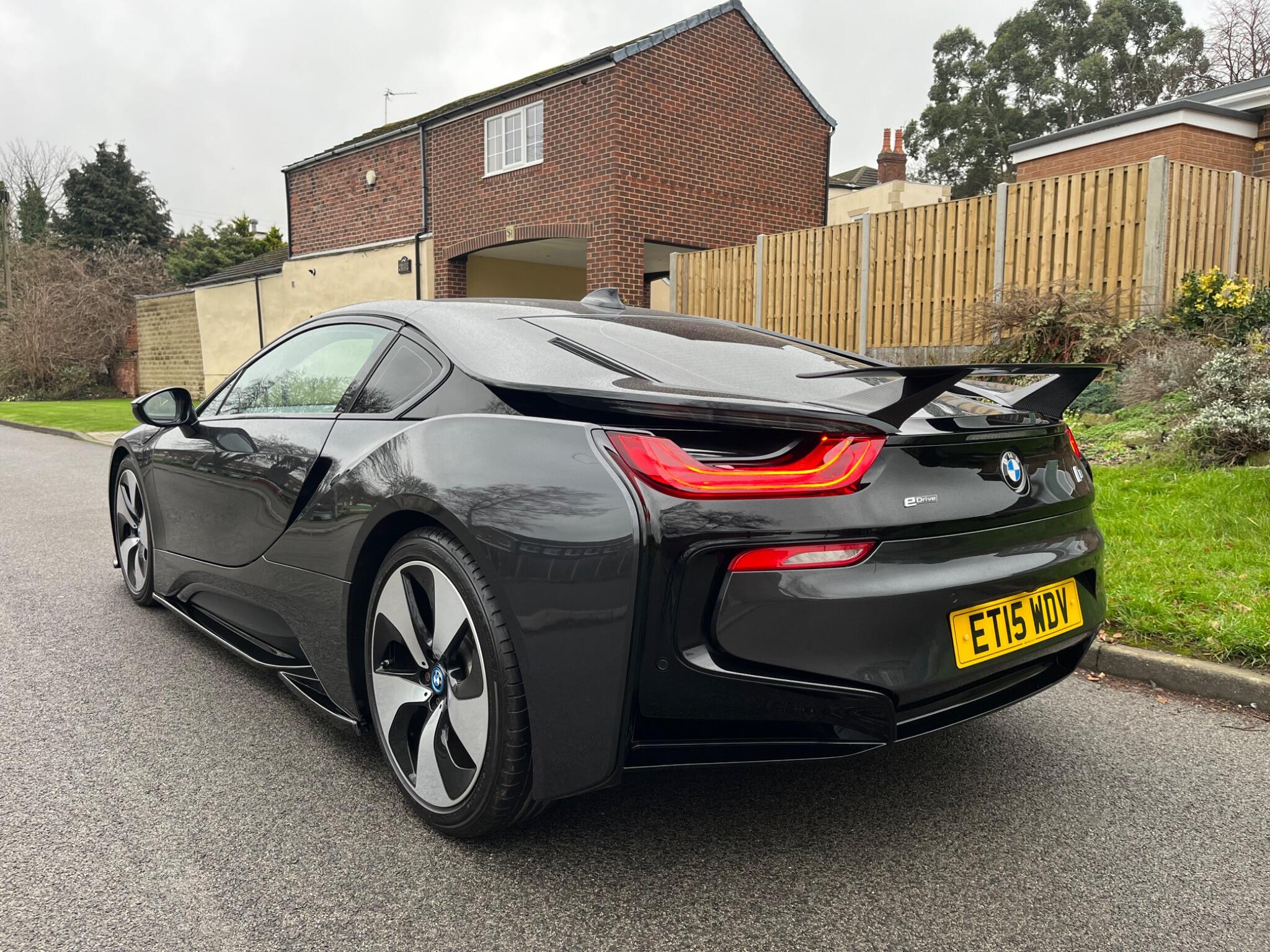BMW i8 - Image 12