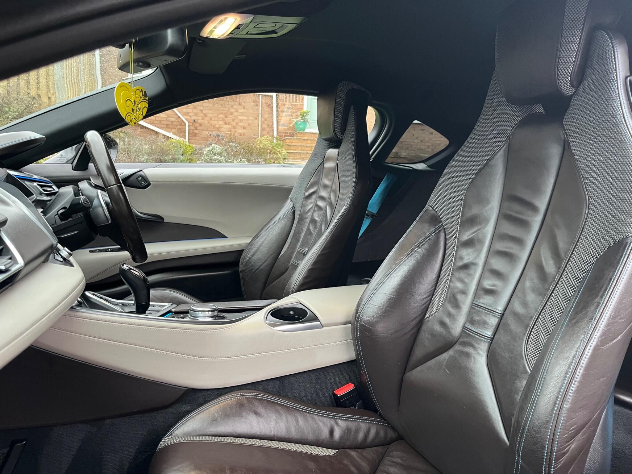 BMW i8 - Image 17