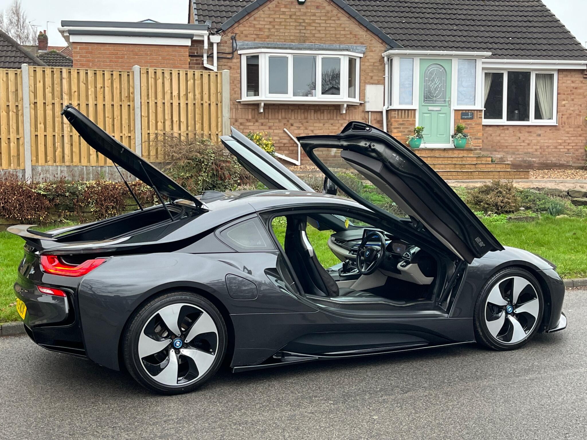 BMW i8 - Image 28