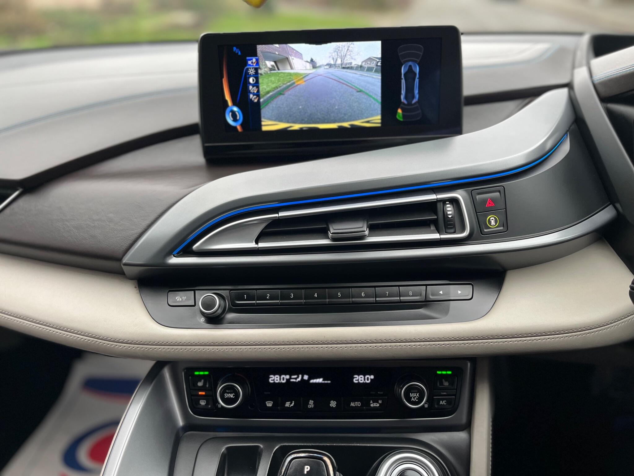 BMW i8 - Image 42