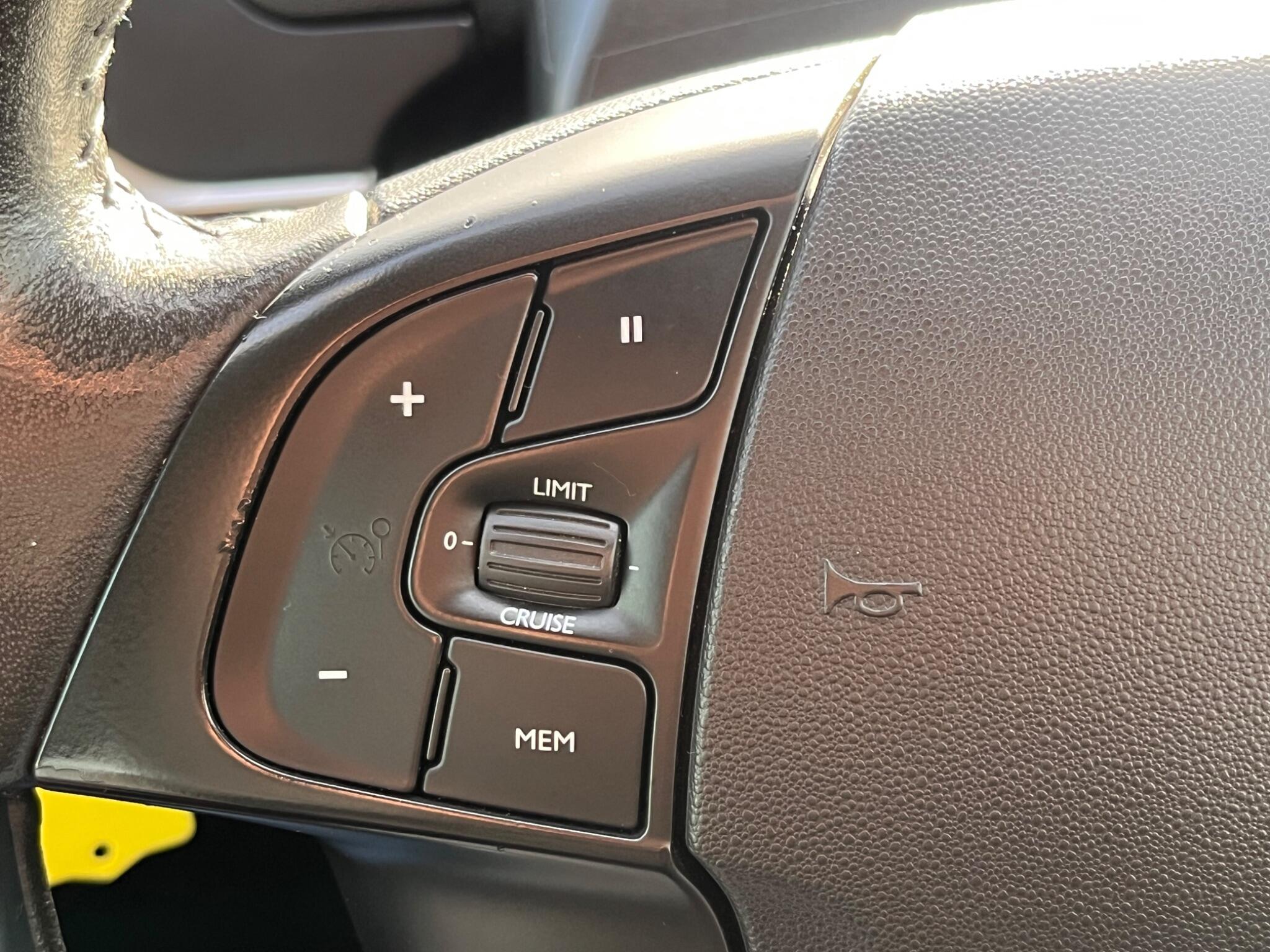 Citroen C4 Picasso - Image 38